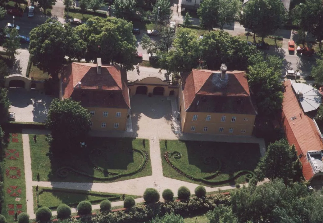 Photo showing: Középiskolati diákotthon, volt Dessewffy-kastély; Sóház. Barokk, 1700 körül. 3256. - Tokaj, Bajcsy-Zsilinszky Endre u. 19-21.