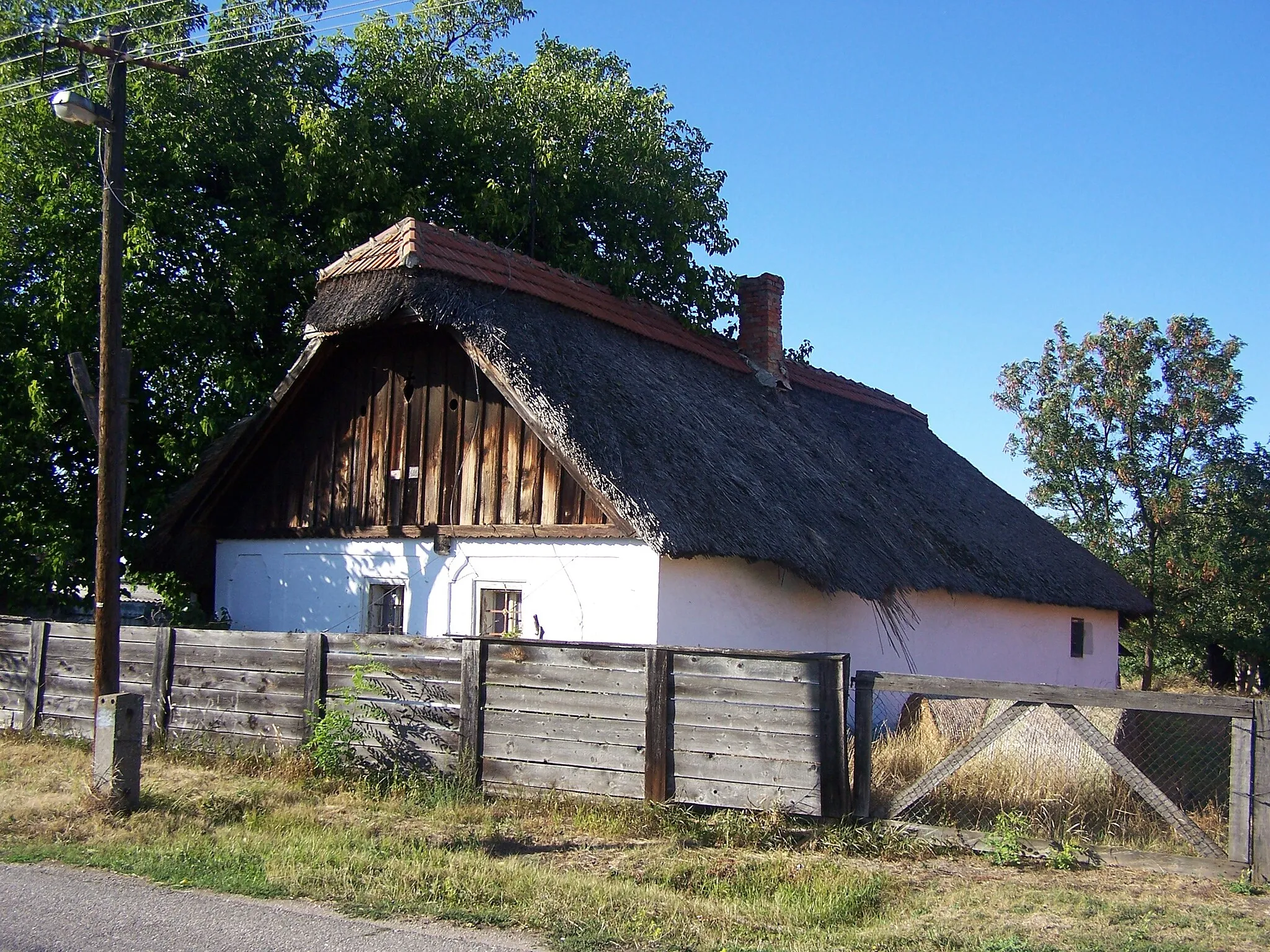 Photo showing: lakóház (Szentistván, Petőfi Sándor utca 9.)