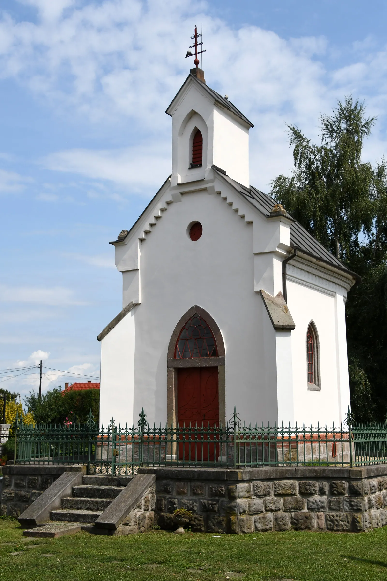 Photo showing: Cemetery chapel in Sajópetri