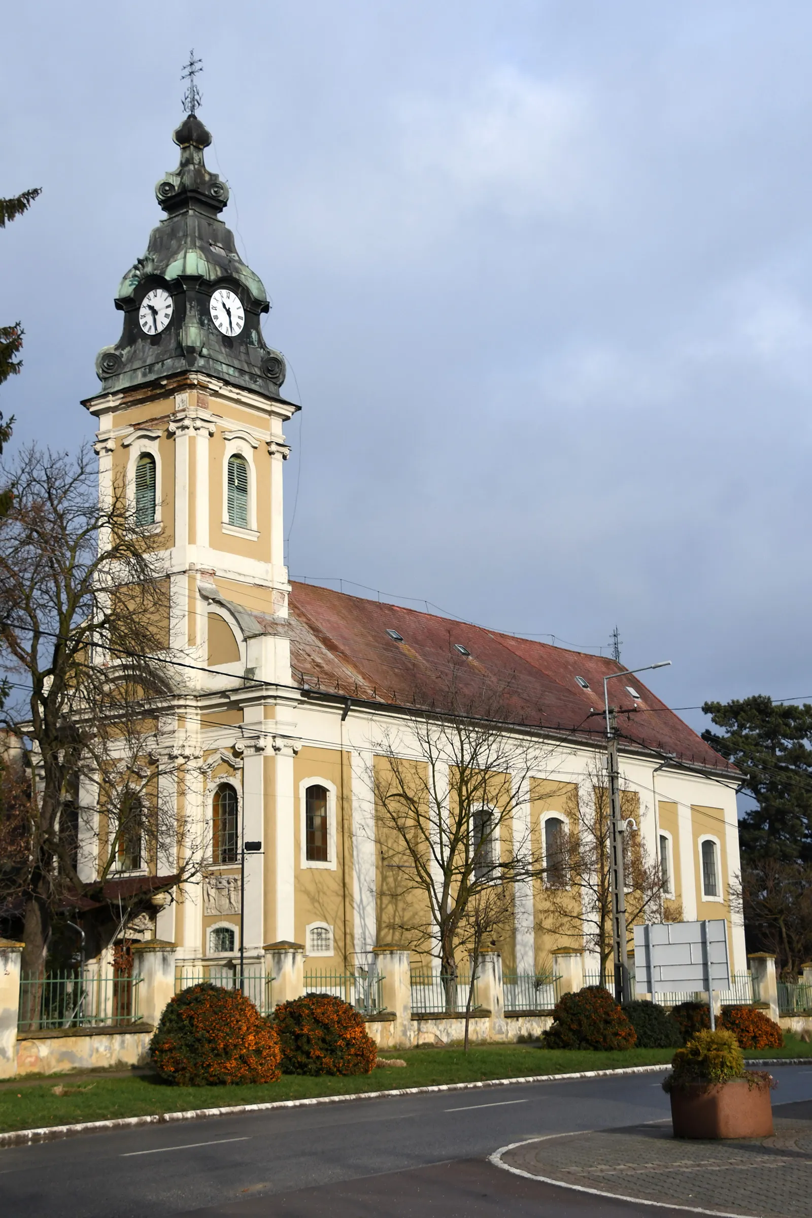 Photo showing: Roman Catholic Church in Sajólád, Hungary