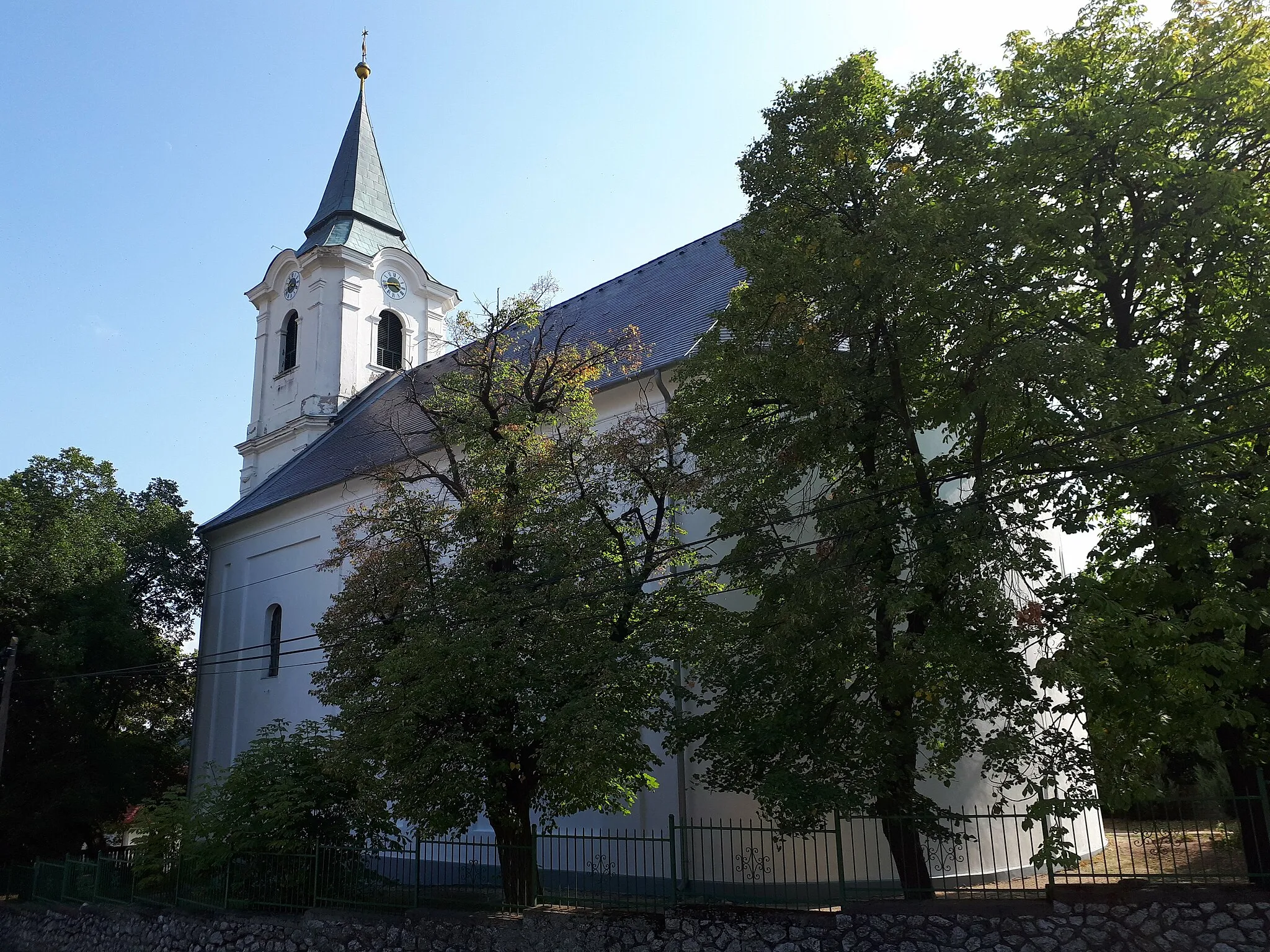 Photo showing: Az 1776-ban épült késő barokk kisgyőri református templom

This is a photo of a monument in Hungary. Identifier: 2854