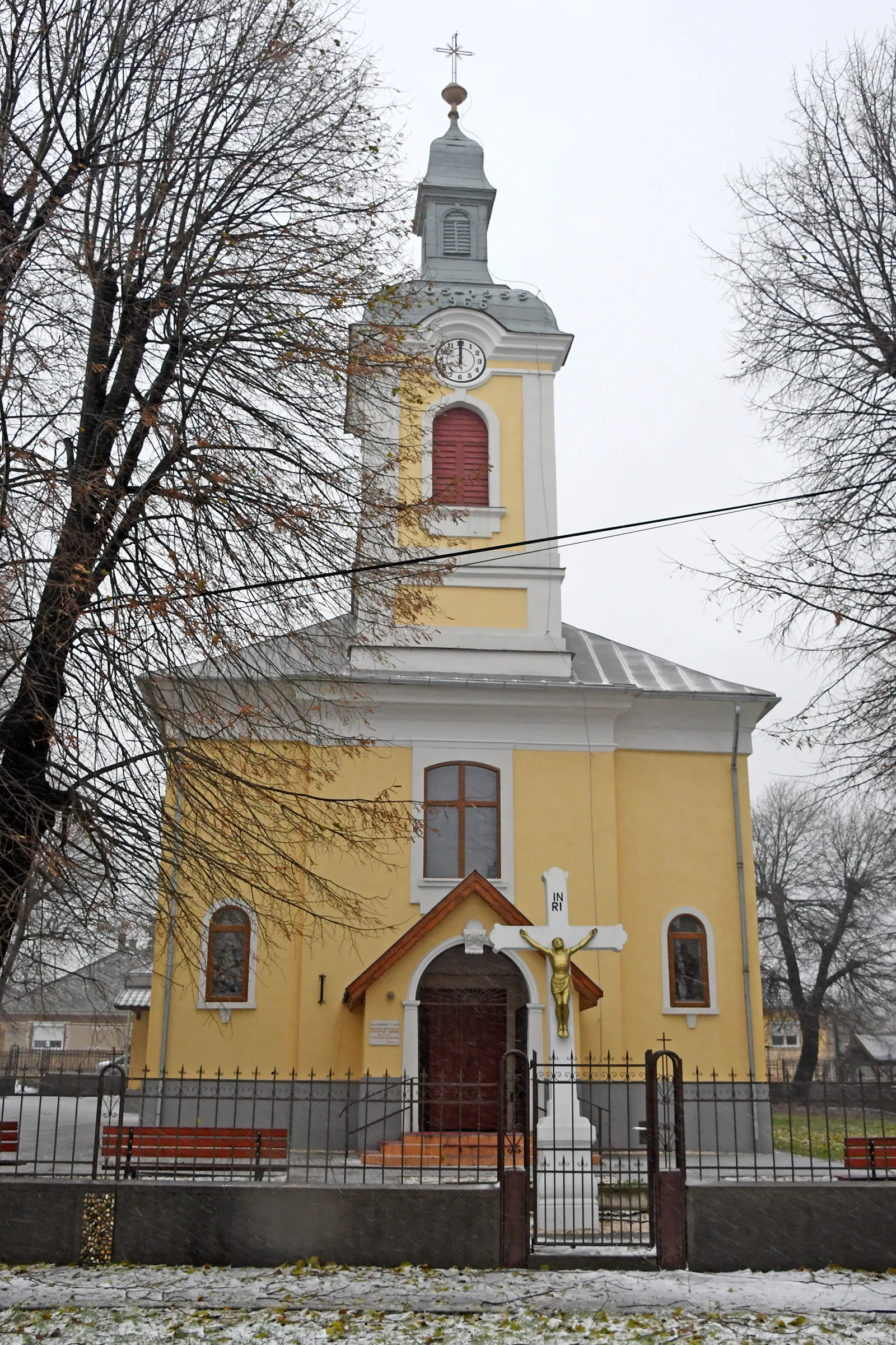 Photo showing: Roman Catholic church in Rátka, Hungary