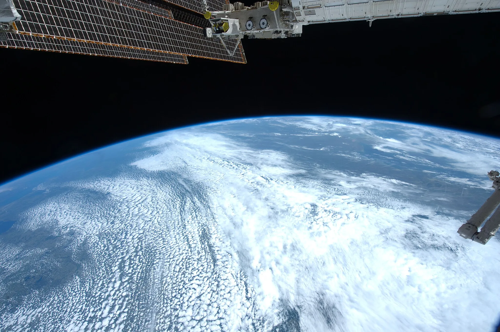 Photo showing: View of Earth taken during ISS Expedition 31.