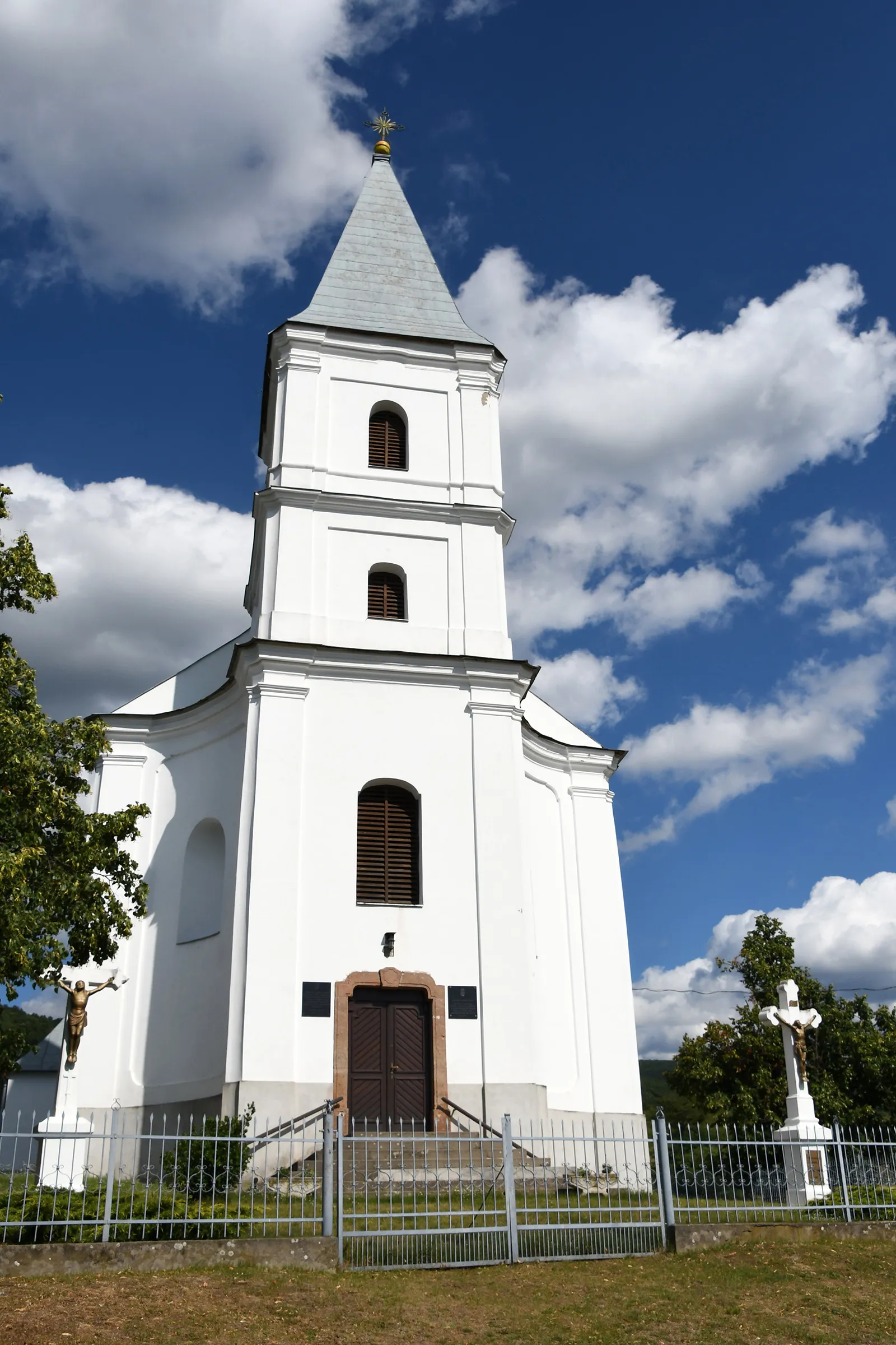 Photo showing: Roman Catholic church in Boldogkőújfalu, Hungary