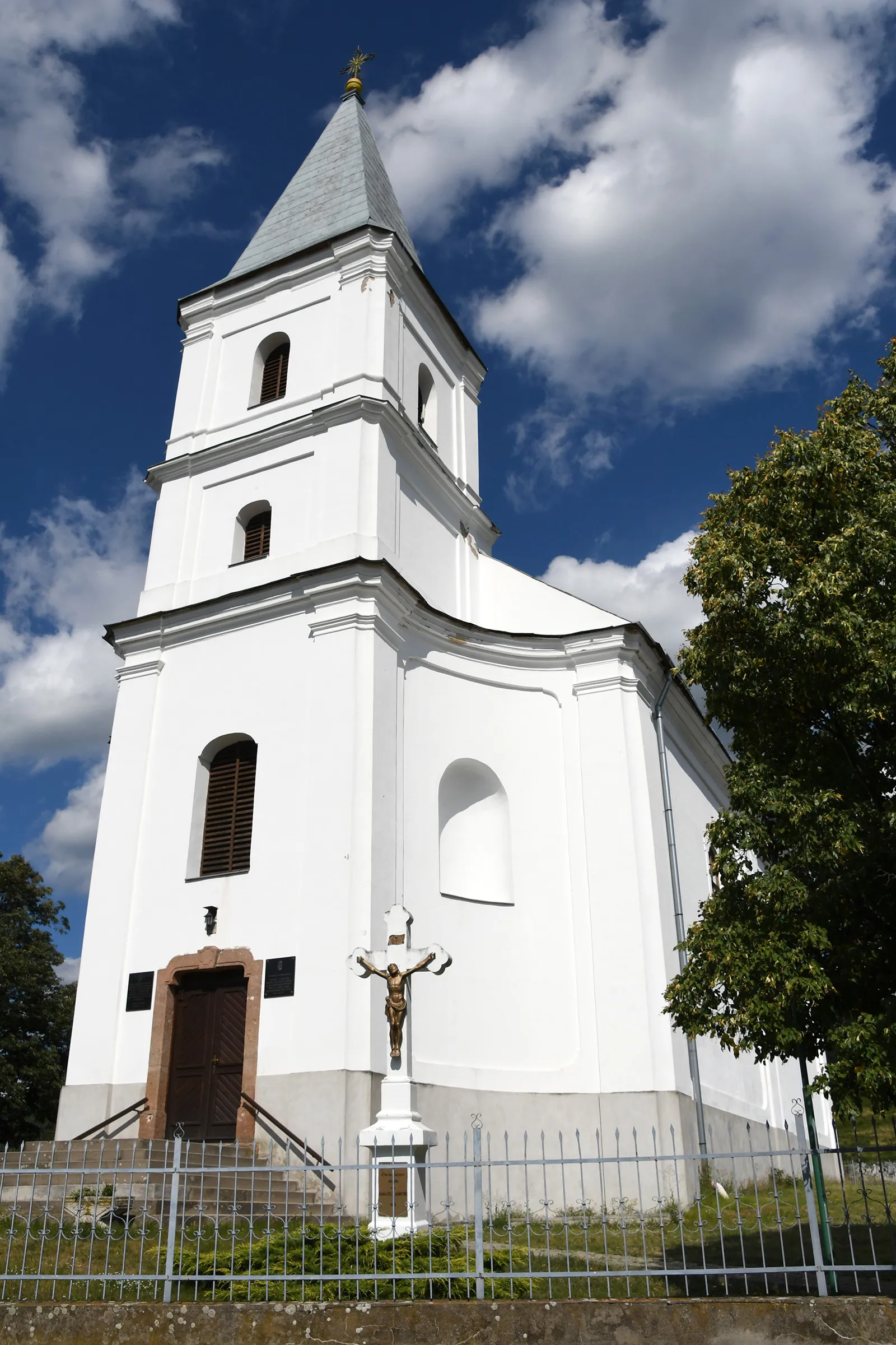 Photo showing: Roman Catholic church in Boldogkőújfalu, Hungary