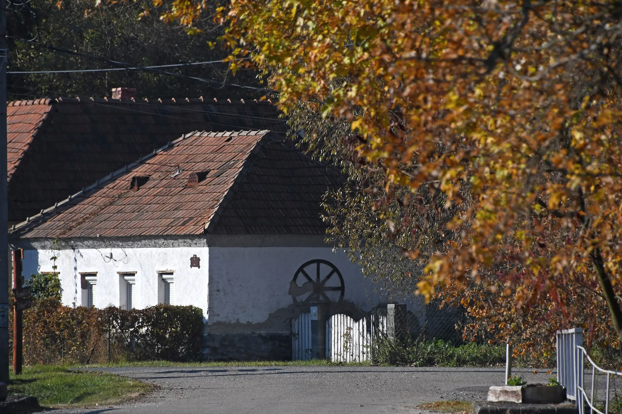Photo showing: Section of the village with Akácos street houses in Bükkmogyorósd, Hungary
