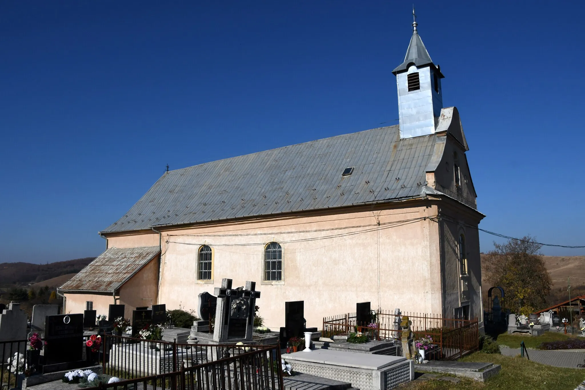 Photo showing: Roman Catholic church in Csernely, Hungary