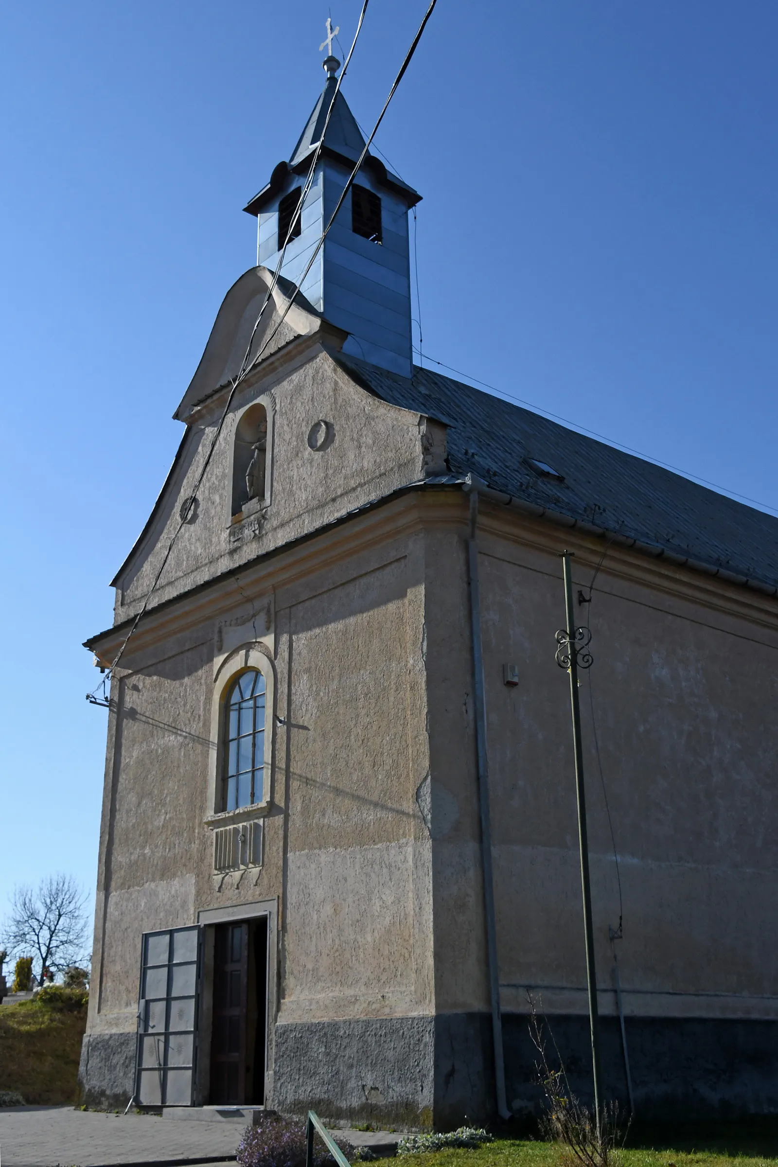 Photo showing: Roman Catholic church in Csernely, Hungary