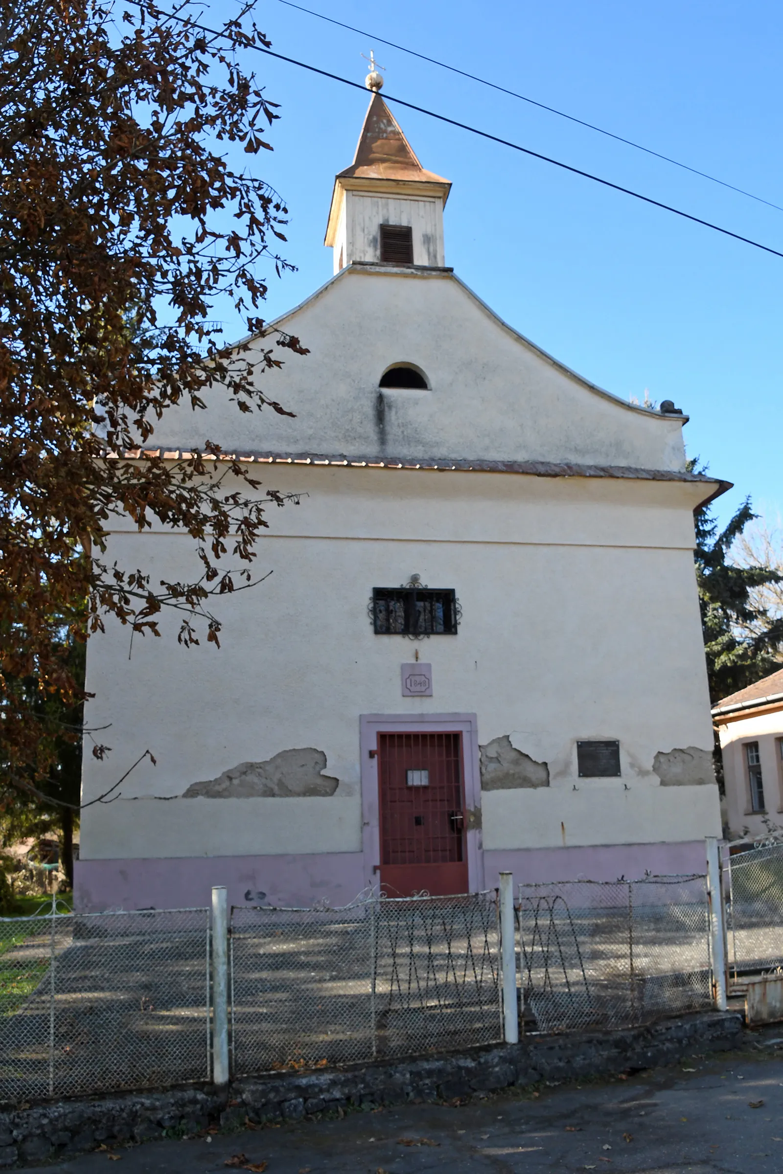 Photo showing: Roman Catholic church in Lénárddaróc, Hungary