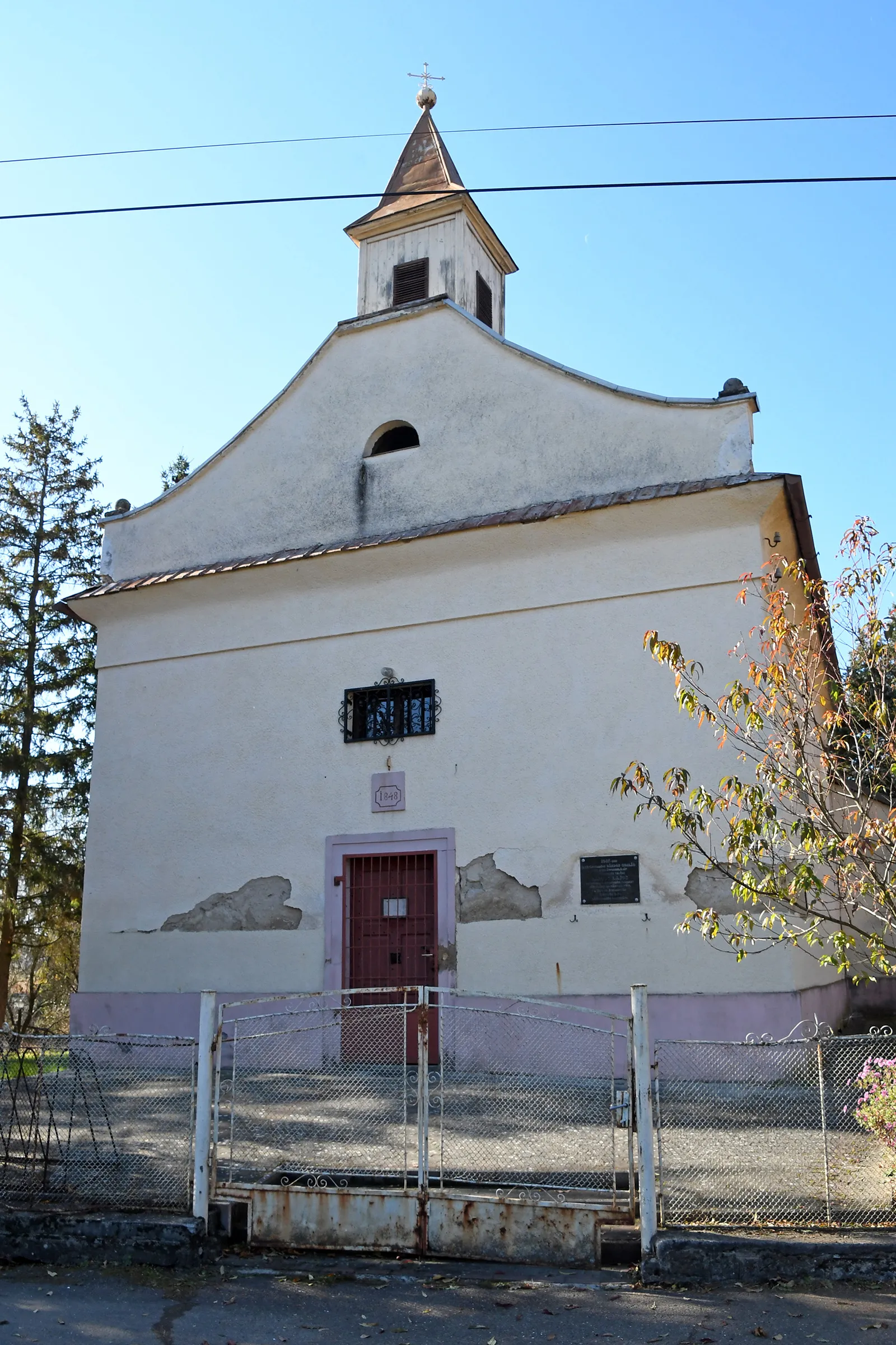 Photo showing: Roman Catholic church in Lénárddaróc, Hungary