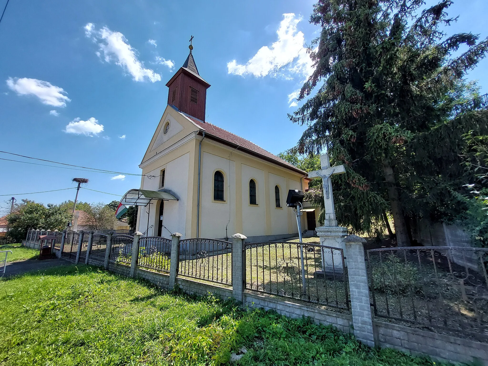 Photo showing: Katolikus templom, Berente