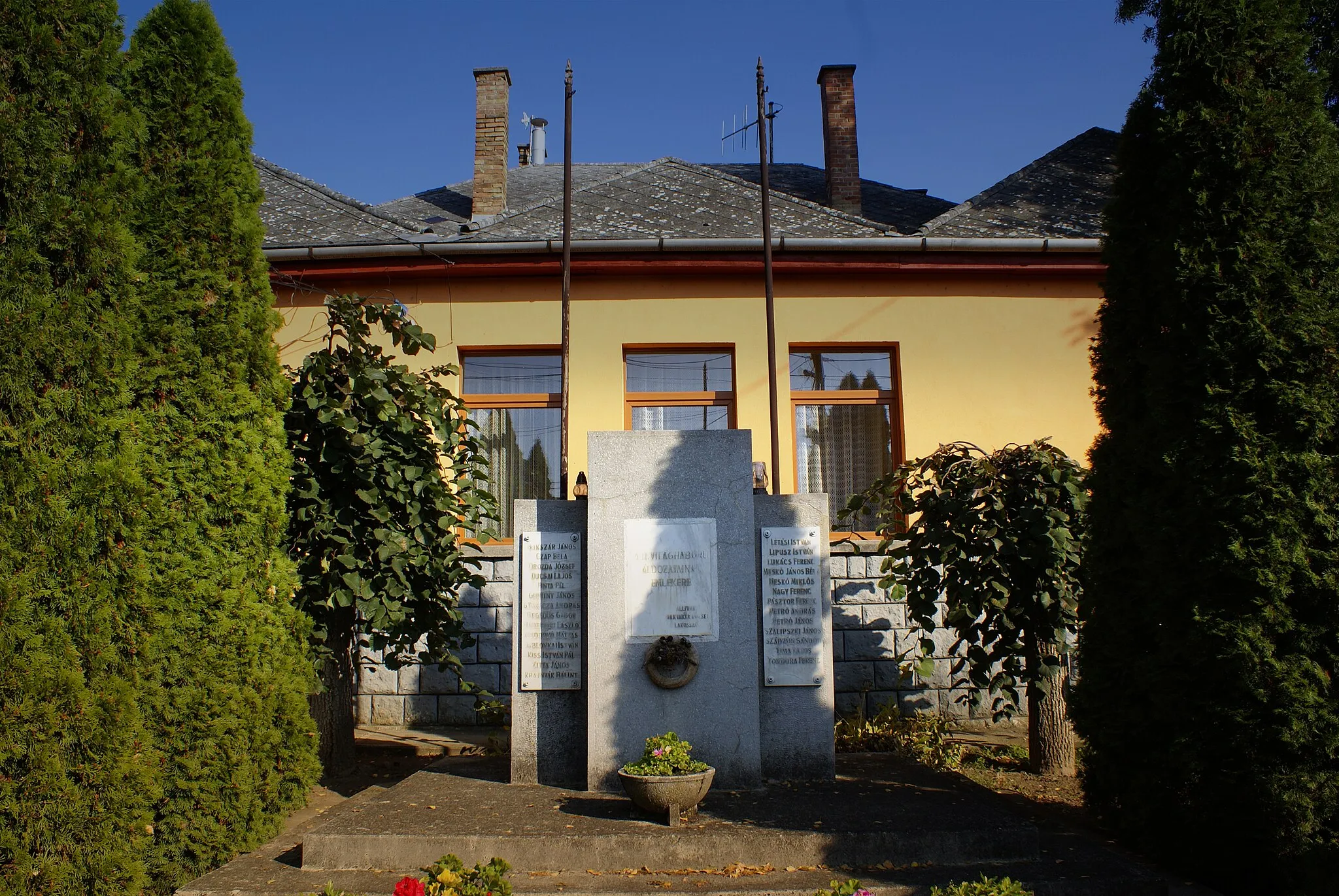 Photo showing: II. világháborús emlékmű, Baktakék