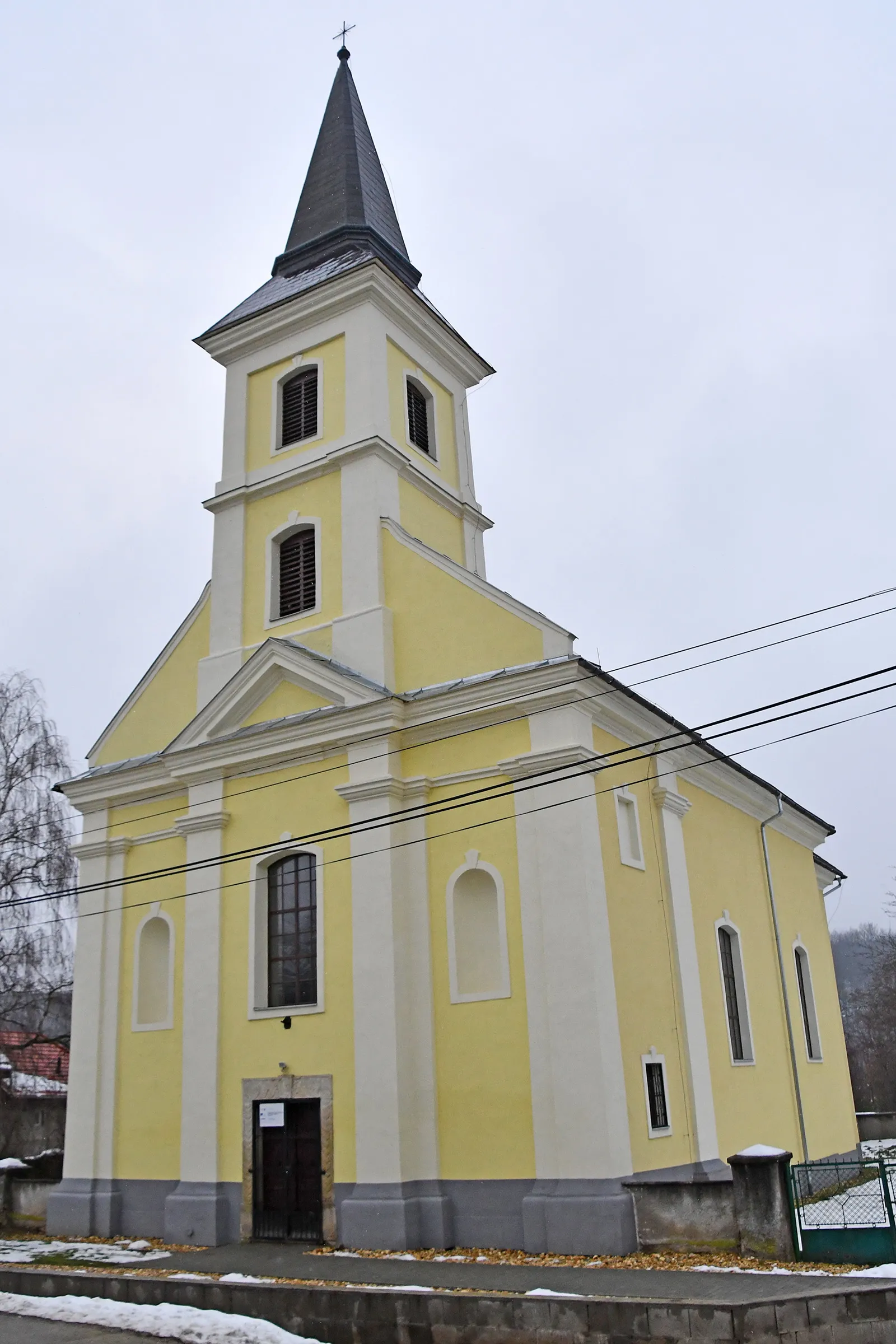 Photo showing: Roman Catholic church in Hernádvécse, Hungary