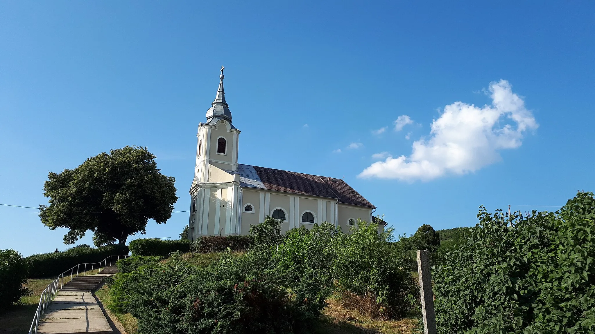 Photo showing: Szendrőlád, Szűz Mária szent neve katolikus templom