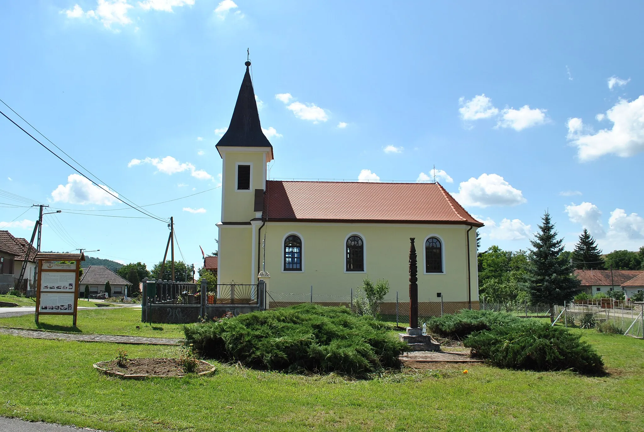 Photo showing: Catholic Church, Galvács, Hungary
