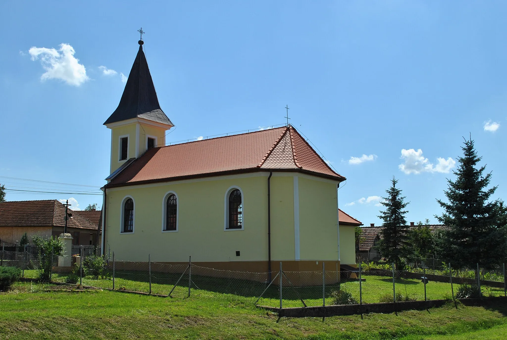 Photo showing: Catholic Church, Galvács, Hungary