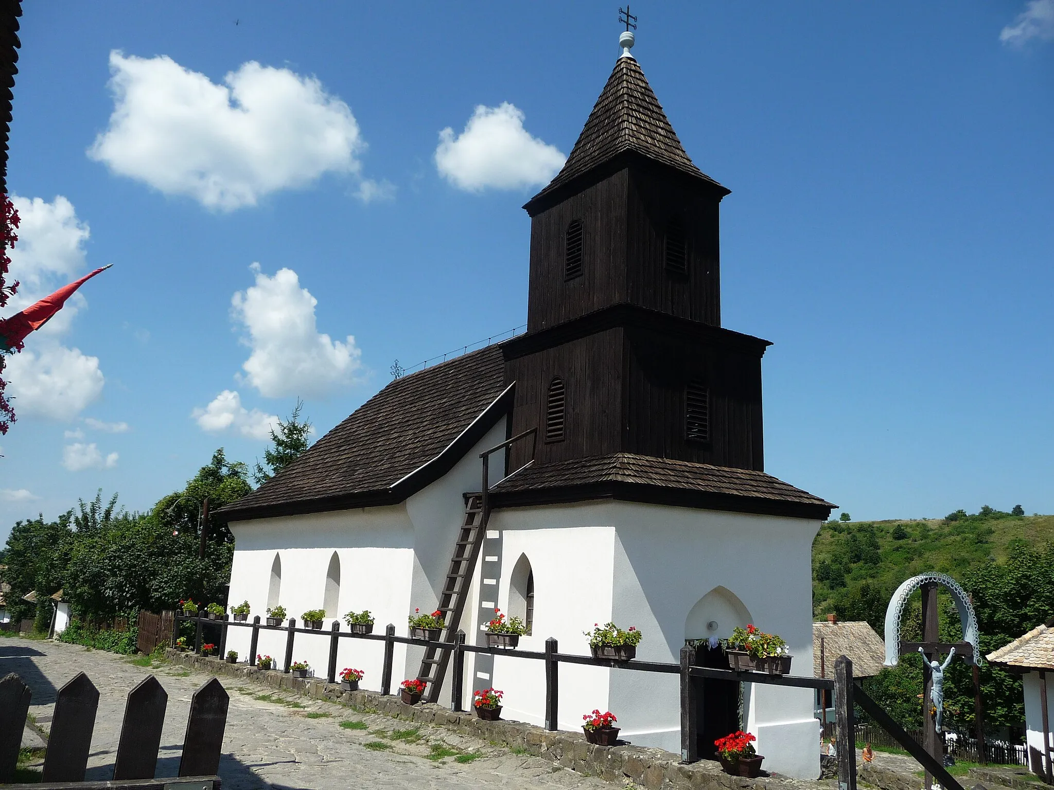 Photo showing: Hollókői katolikus templom