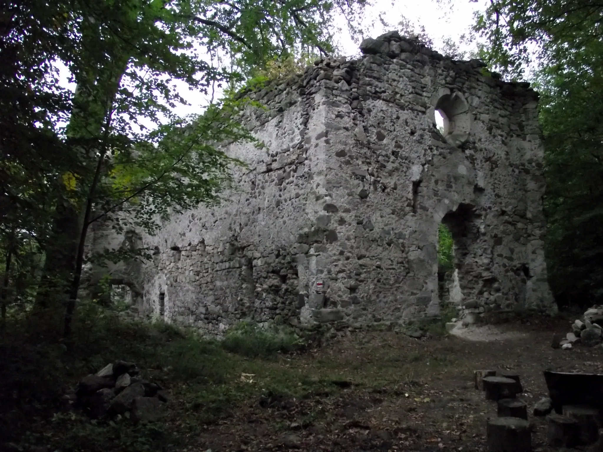 Photo showing: pálos templom- és kolostorrom. - Borsod-Abaúj-Zemplén m., Gönc, Dobogó-hegy