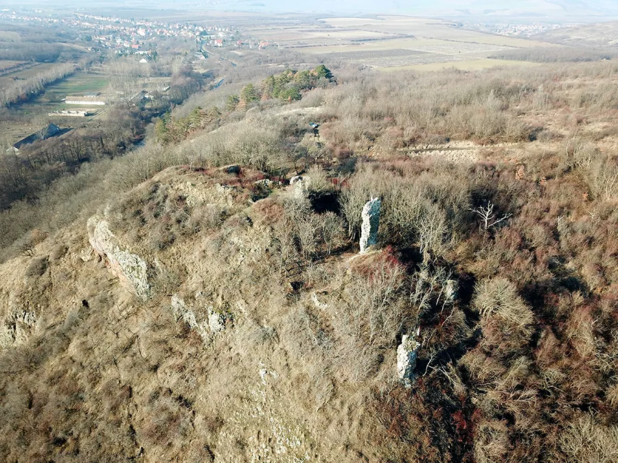 Photo showing: Hasznos, Cserteri vár - légi fotó