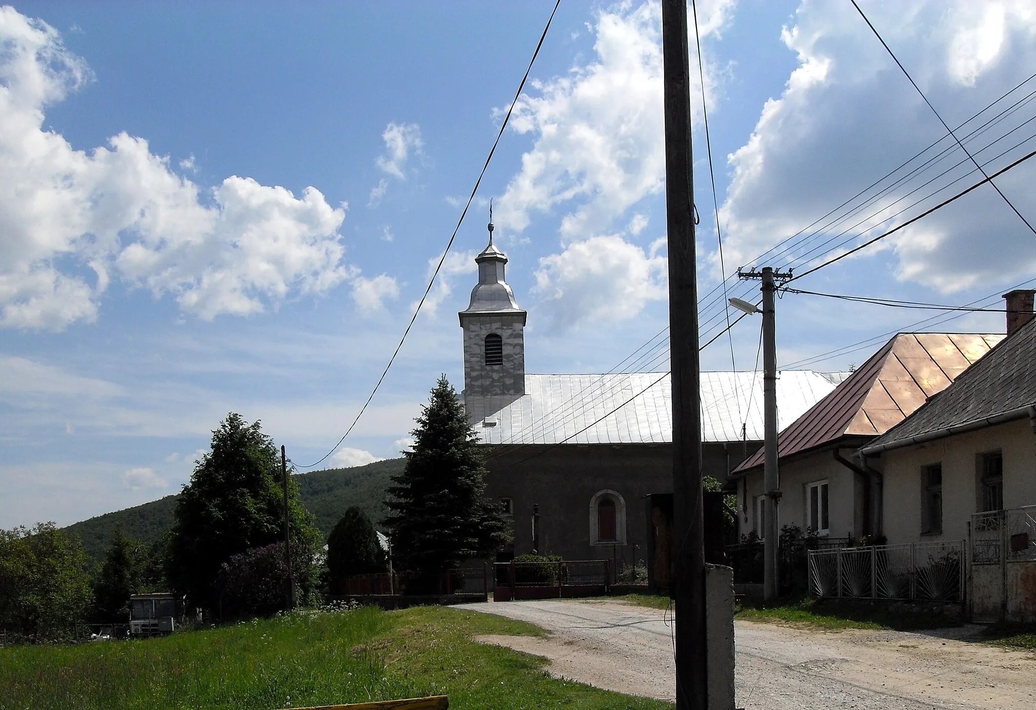 Photo showing: Zlata Idka, Rímskokatolícky kostol Všetkých svätých, severovýchodnej strane