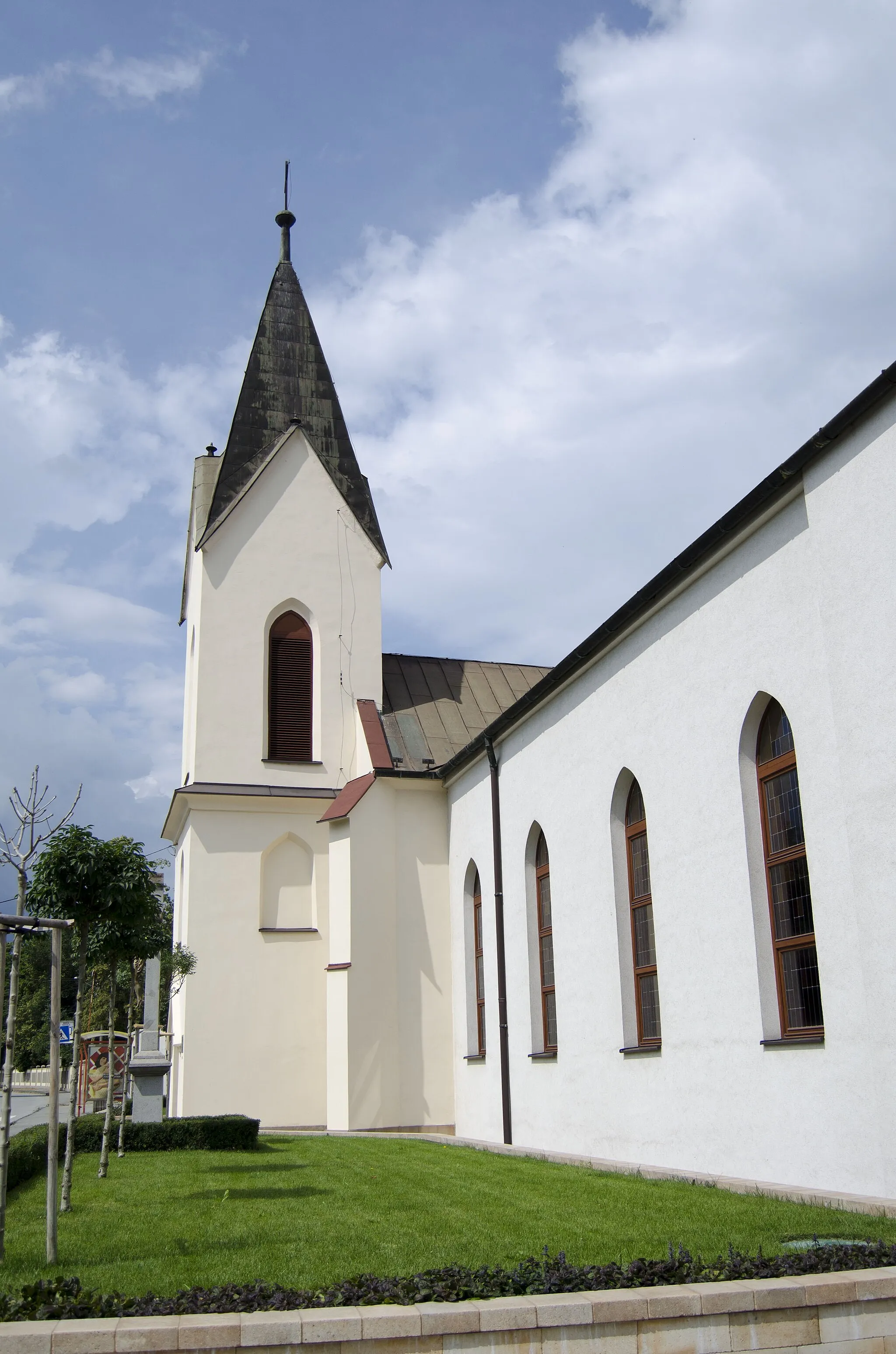 Photo showing: Kostol svätého Petra a Pavla v Barci- exteriér 2019