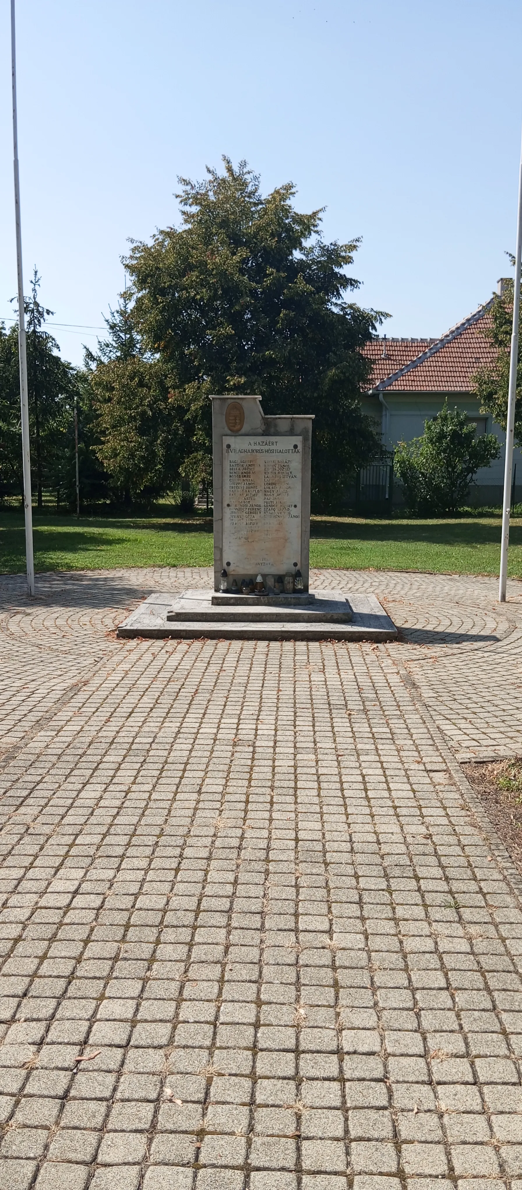 Photo showing: Atkár, II. világháborús emlékmű