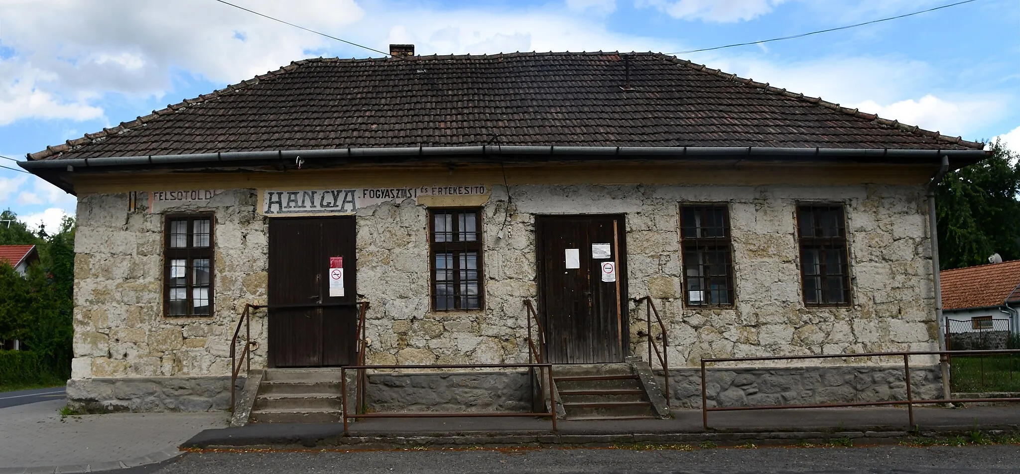 Photo showing: Egykori Hangya szövetkezeti bolt Felsőtoldon