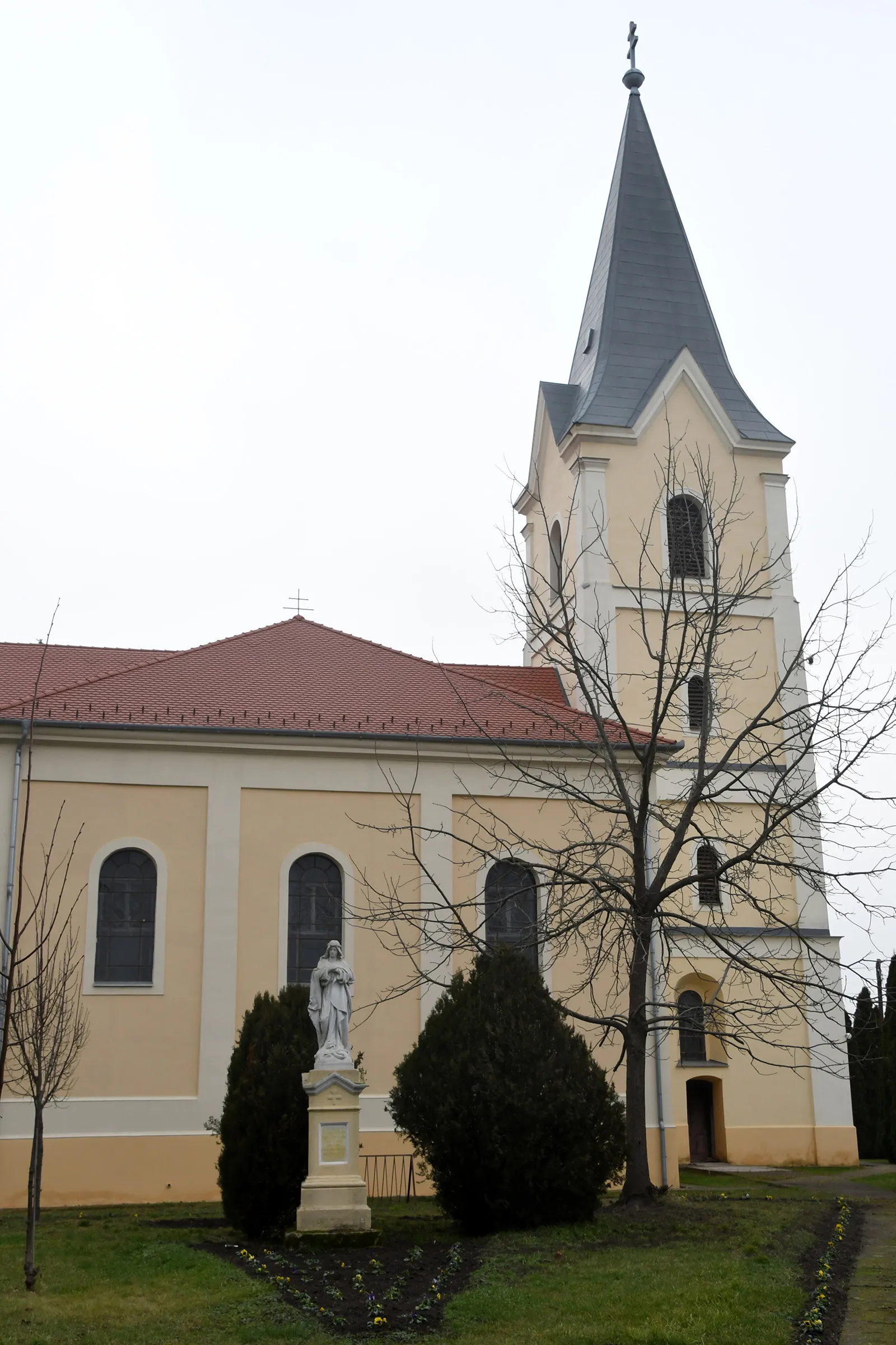 Photo showing: Saint Andrew church in Ludányhalászi