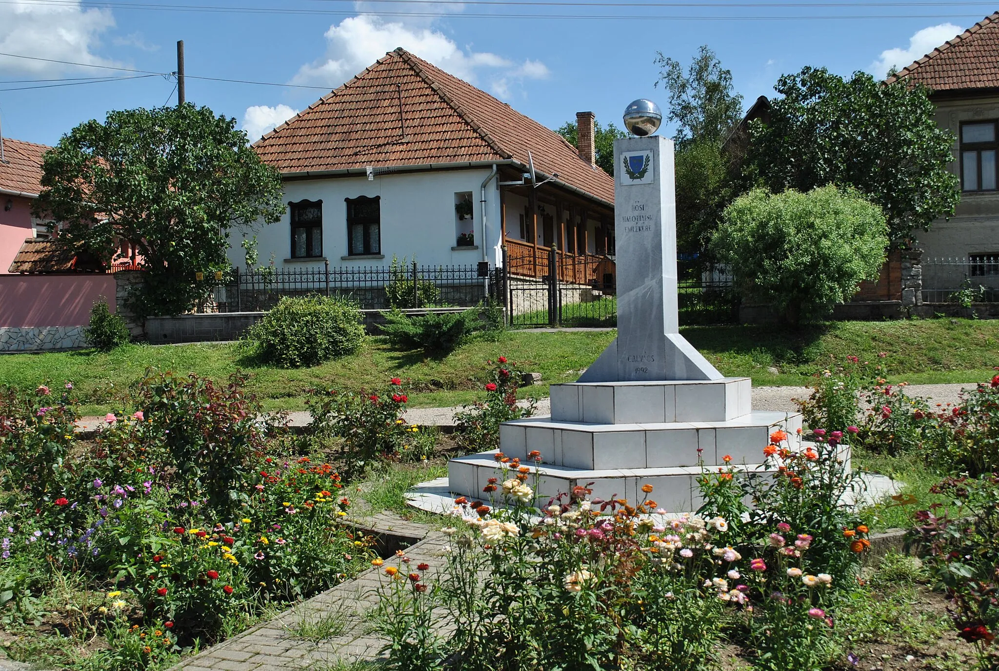 Photo showing: World War Memorial, Galvács, Hungary