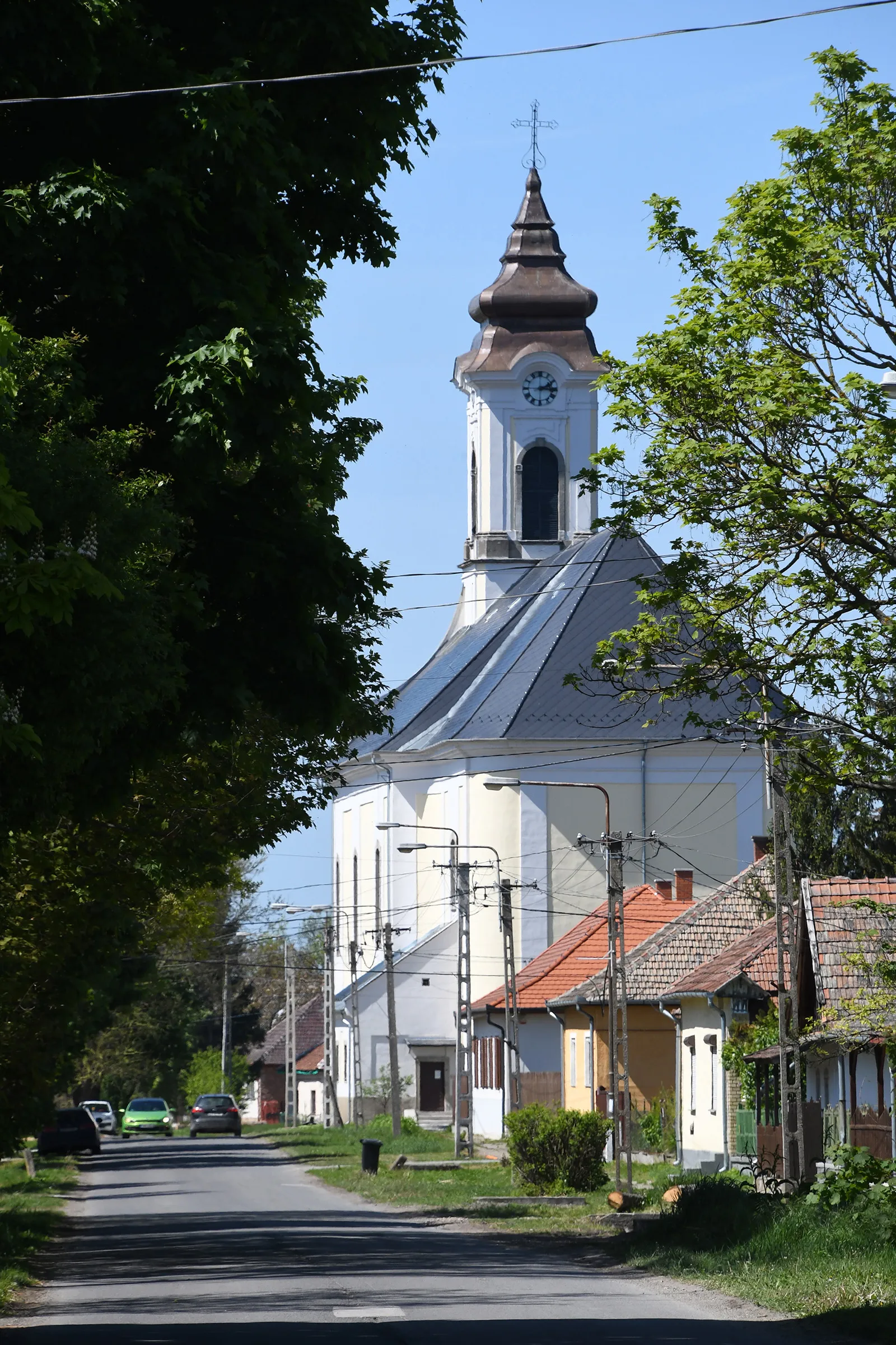 Photo showing: Roman Catholic church in Sarud, Hungary