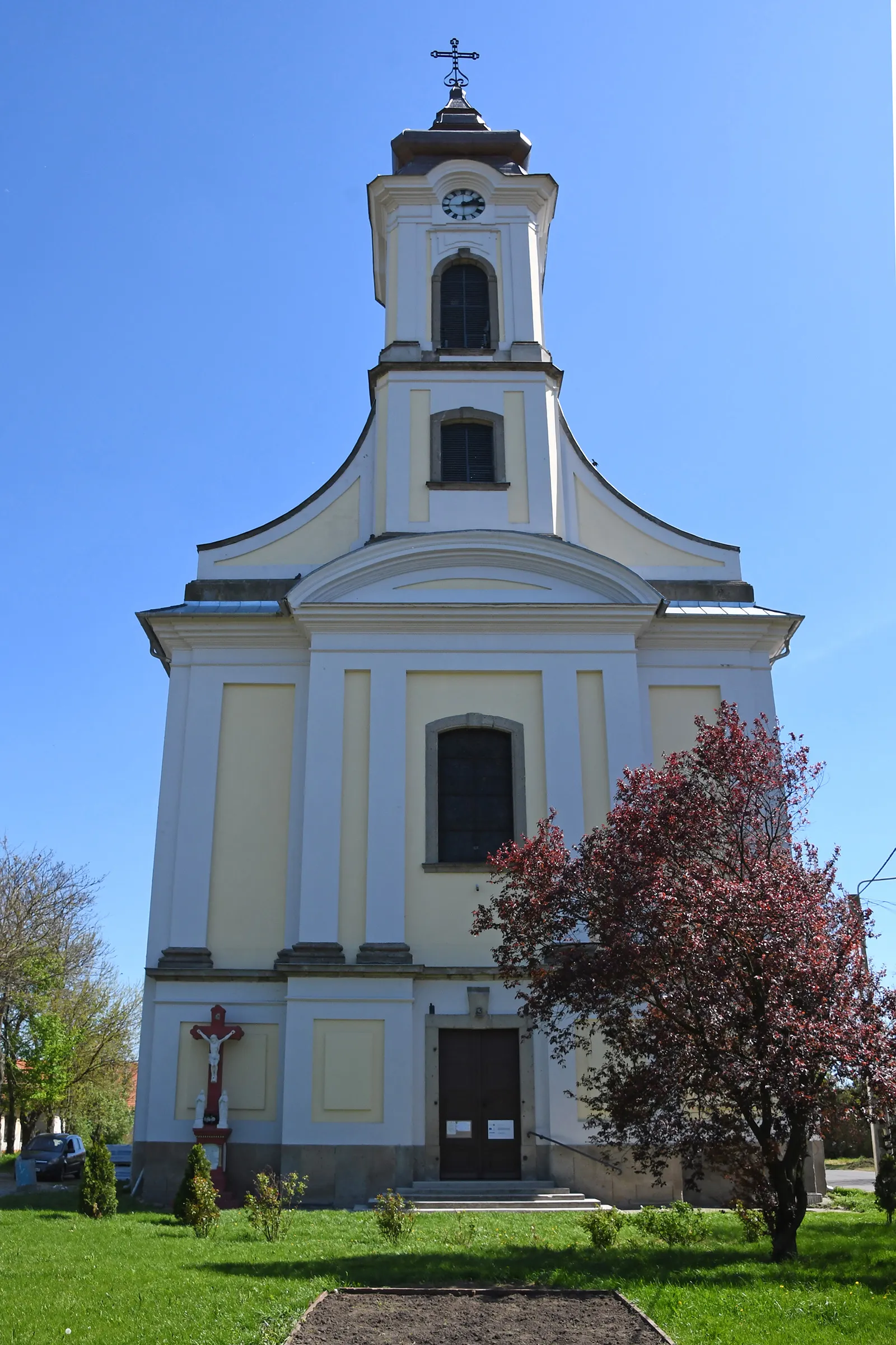 Photo showing: Roman Catholic church in Sarud, Hungary