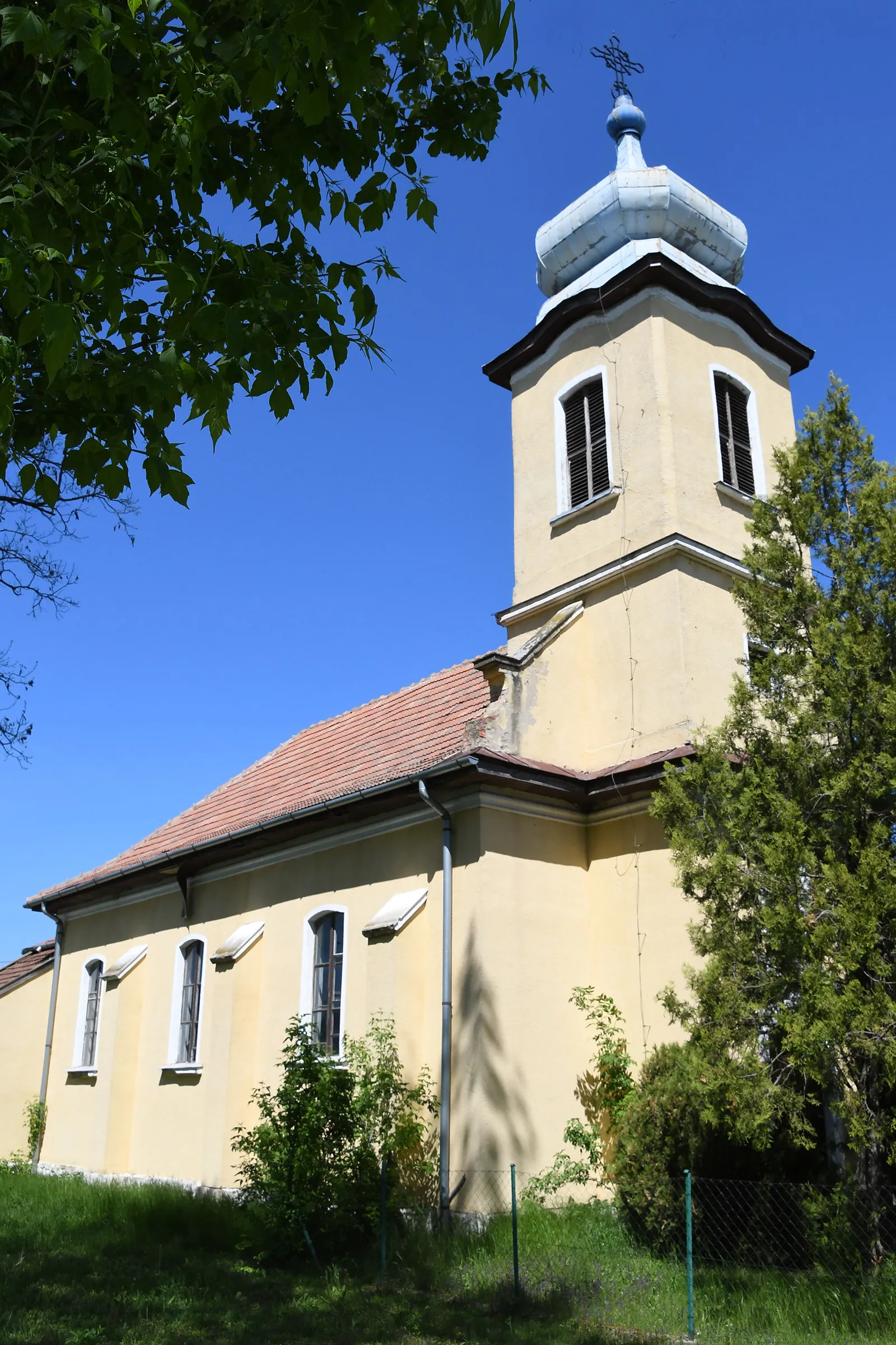 Photo showing: Roman Catholic church in Újlőrincfalva, Hungary