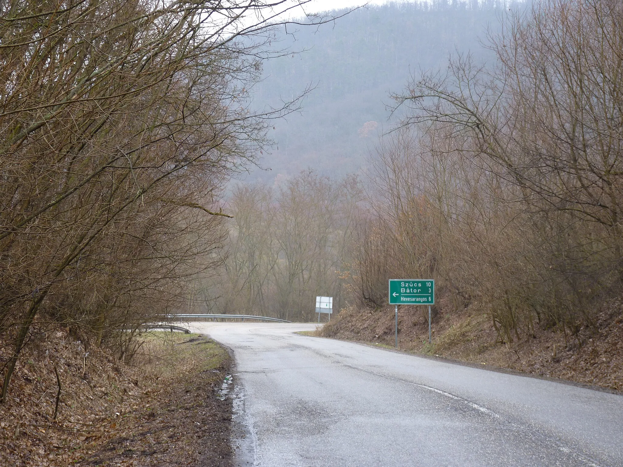 Photo showing: Road 2413 Outside of Bátor between Egerbakta and Bükkszék