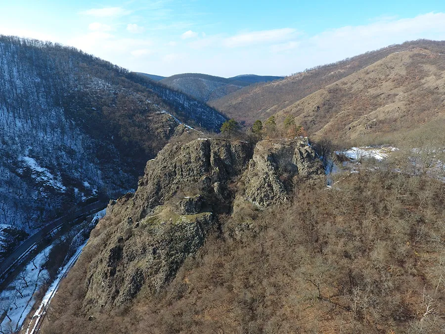 Photo showing: Téli légi felvétel (Szarvaskő)