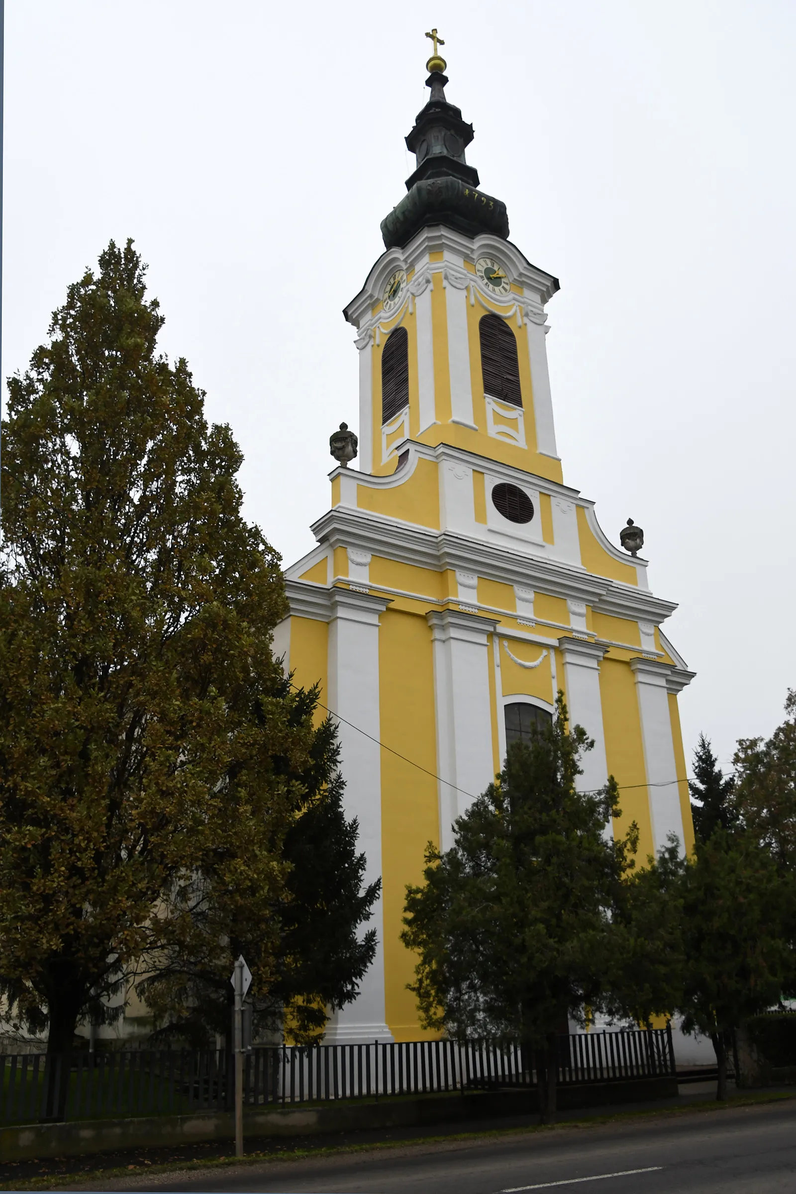 Photo showing: Roman Catholic church in Jászalsószentgyörgy