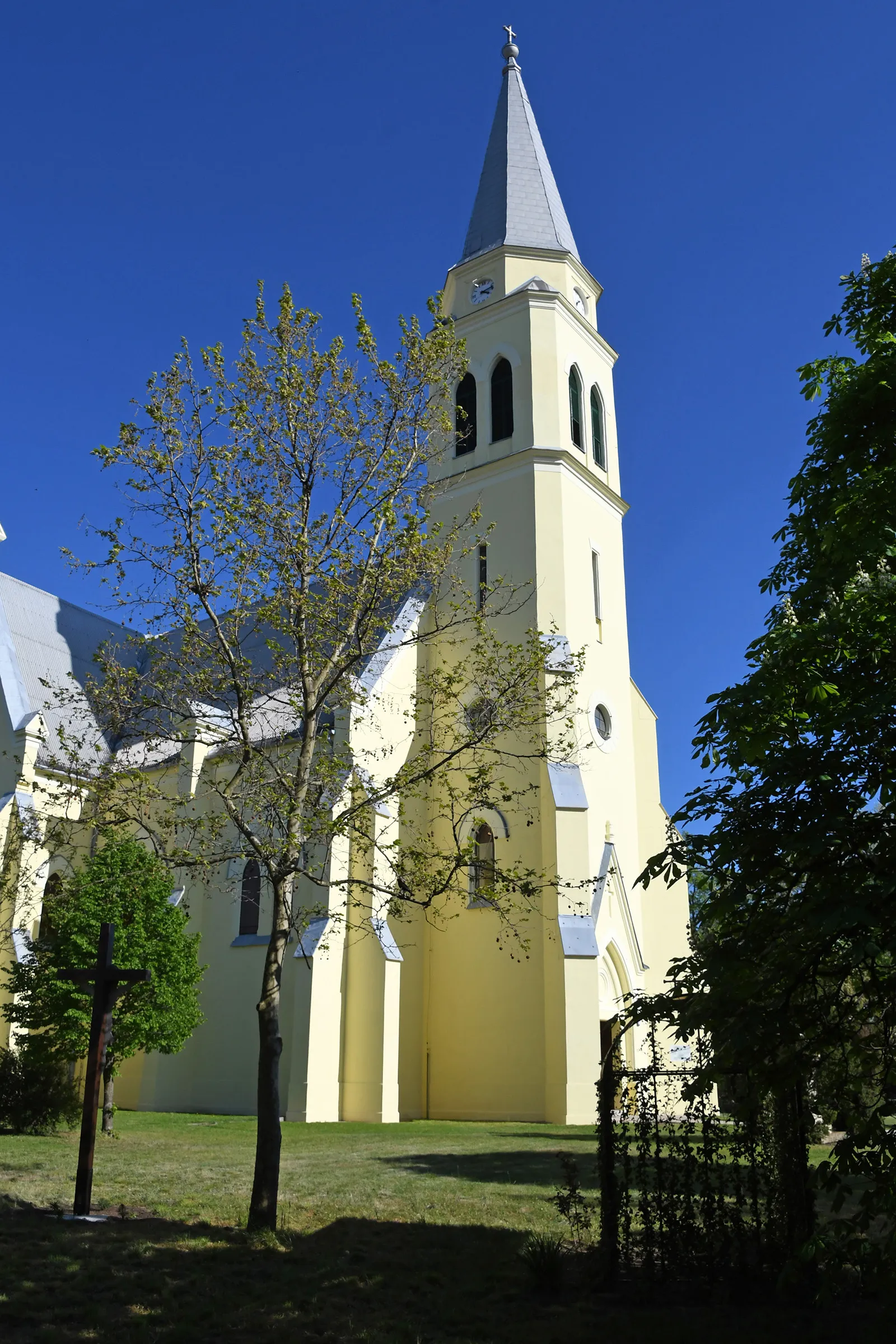 Photo showing: Roman Catholic church in Jászszentandrás, Hungary