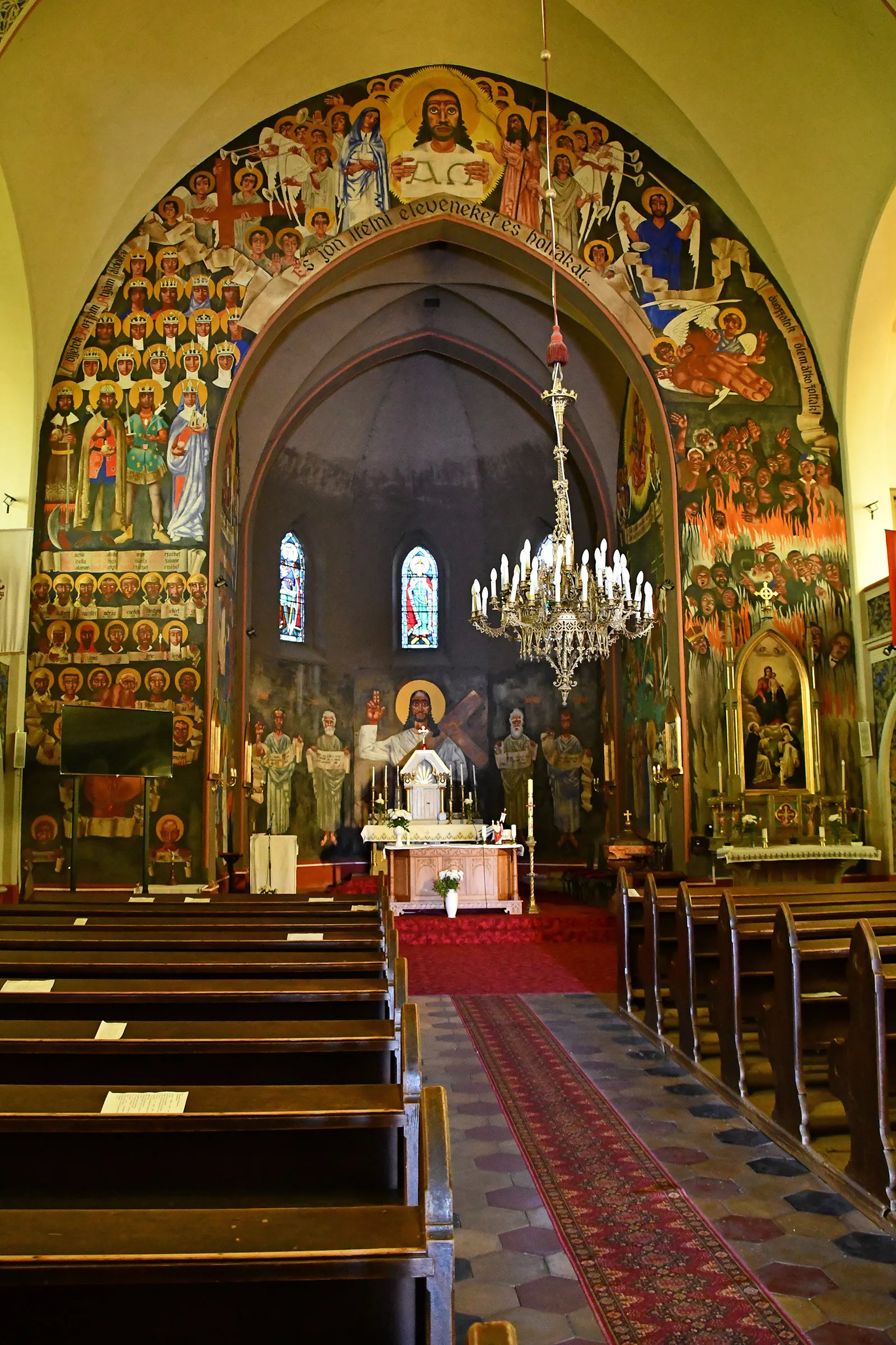 Photo showing: Interior of the Roman Catholic church in Jászszentandrás, Hungary