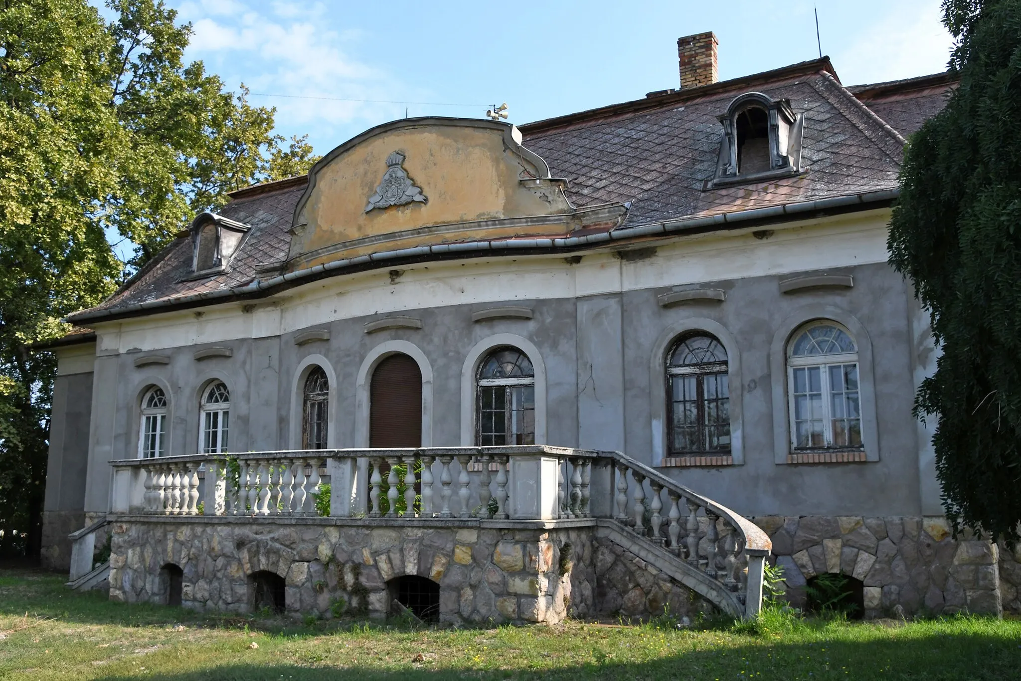 Photo showing: Mlinkó mansion in Hevesvezekény, Hungary