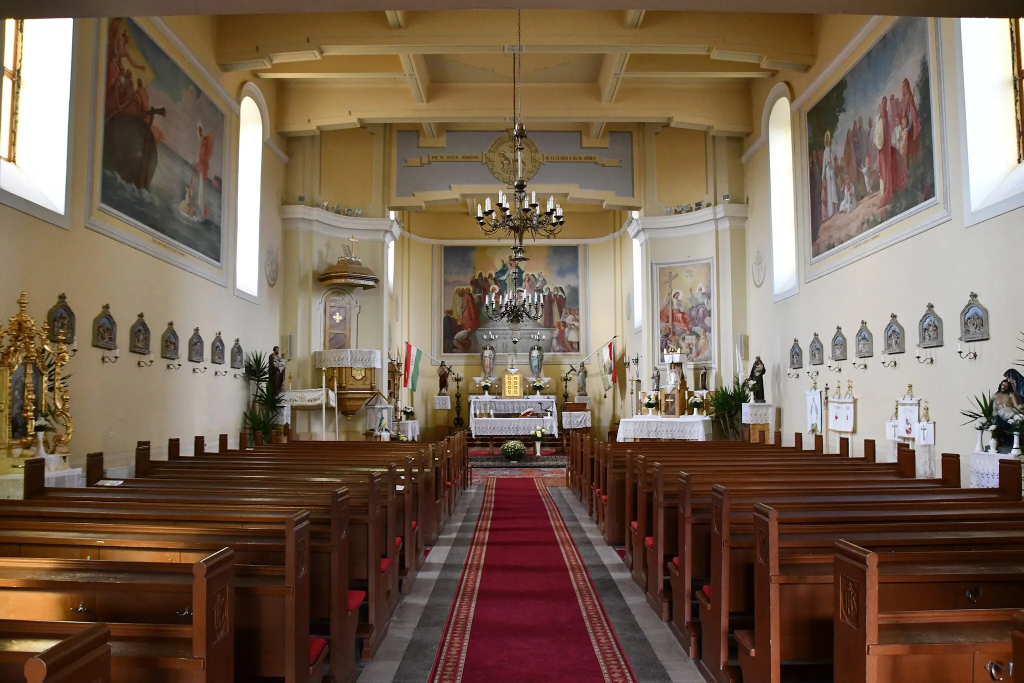 Photo showing: Roman Catholic church in Csány