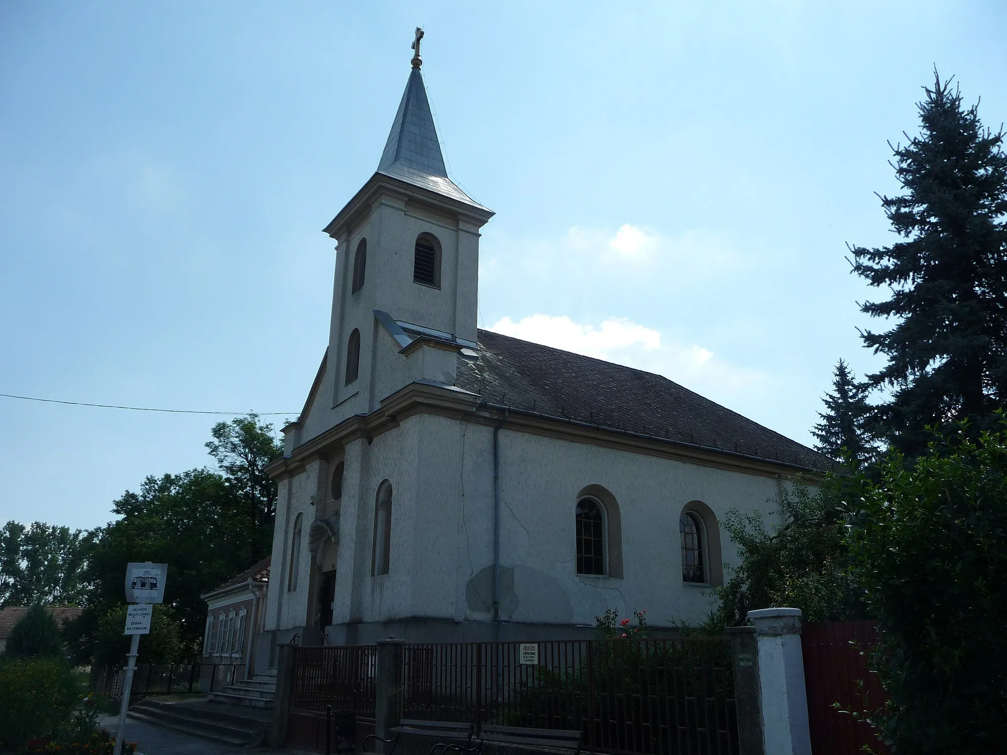 Photo showing: Sziráki római katolikus templom