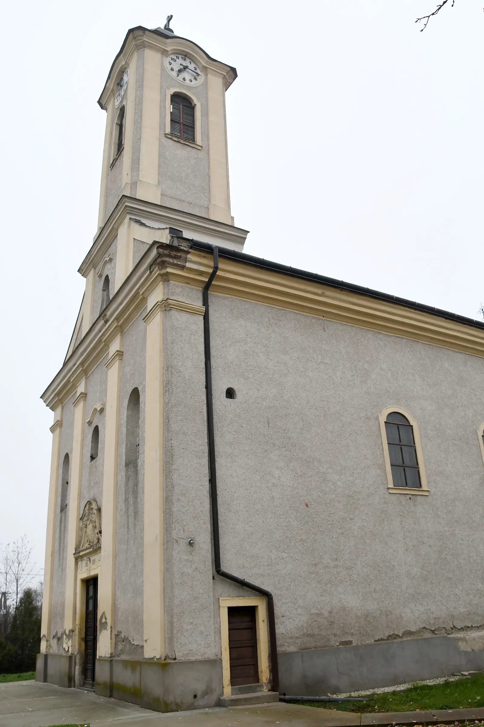 Photo showing: Roman Catholic church in Nagyfüged