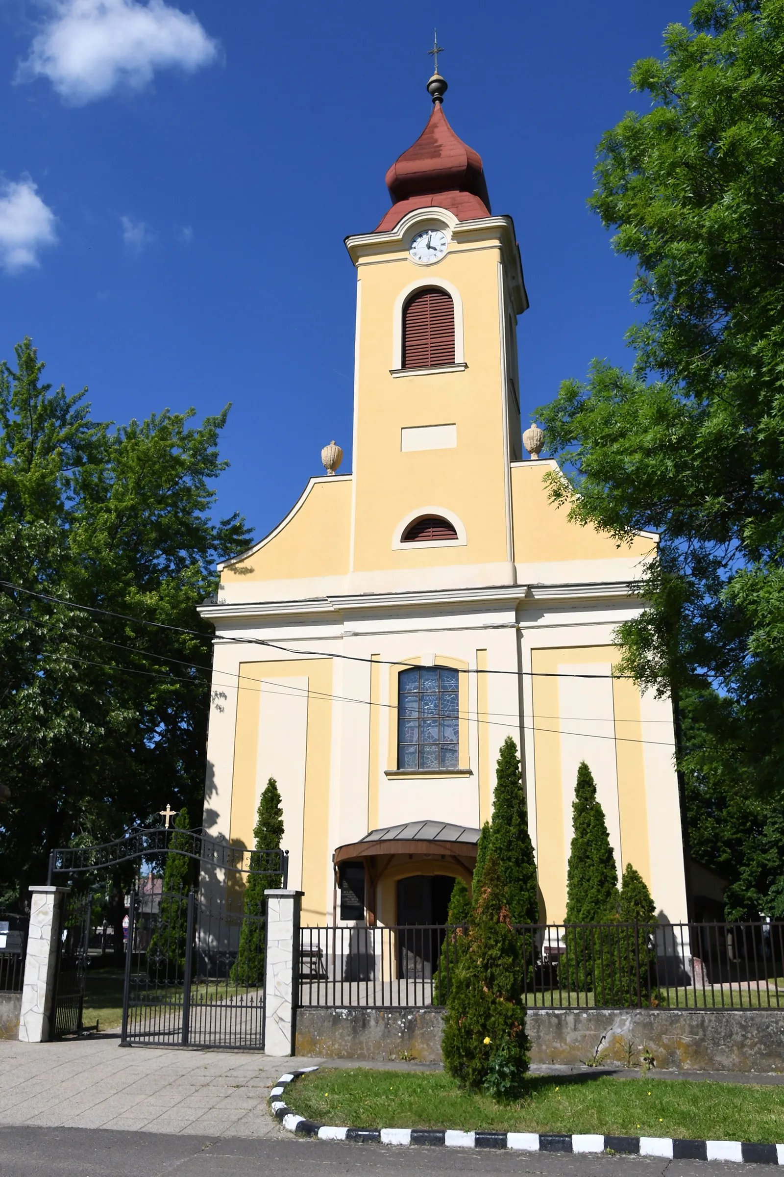 Photo showing: Roman Catholic church in Detk, Hungary