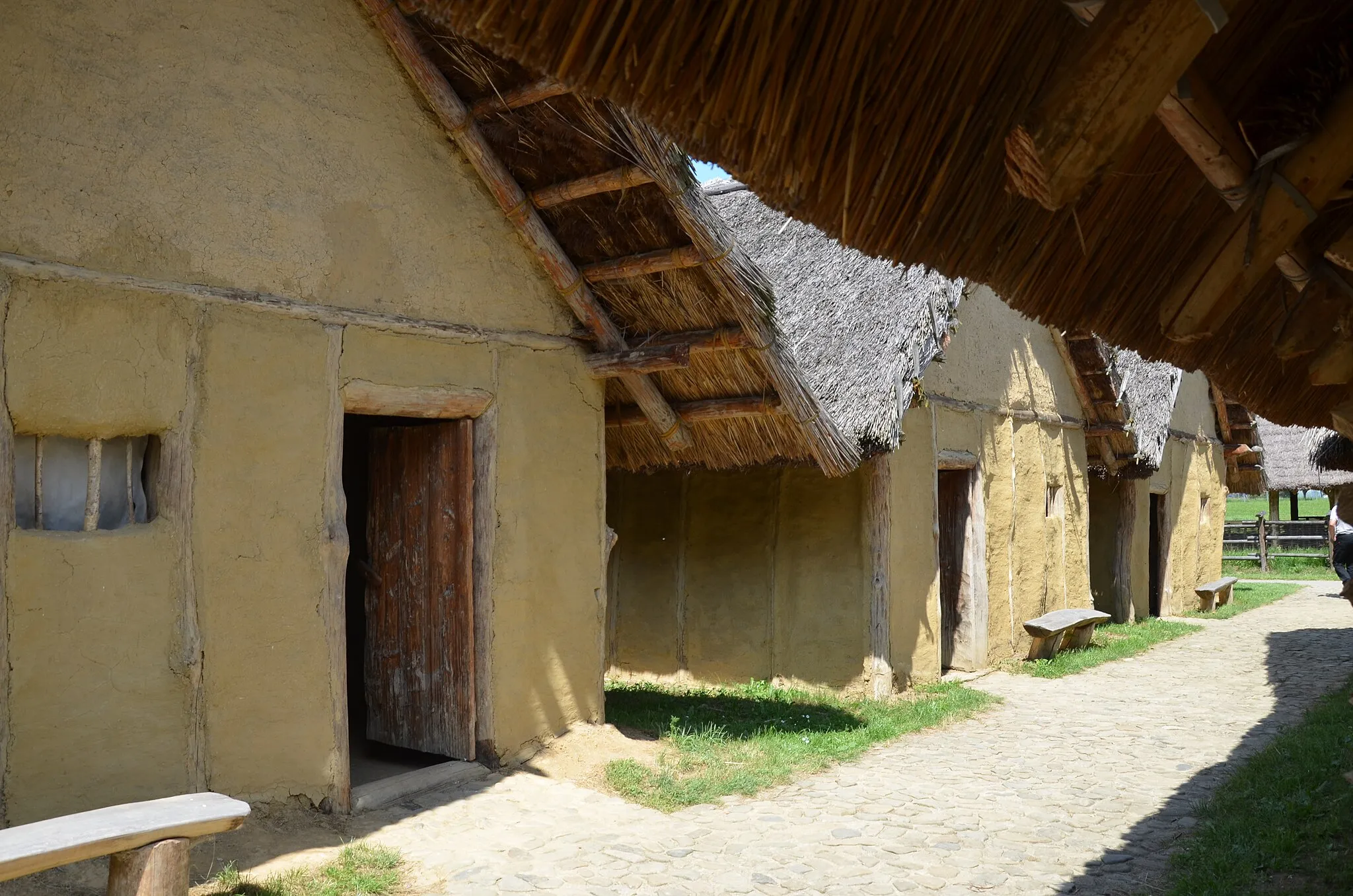 Photo showing: Otomani-Füzesabony culture houses, 17th century, BC, Trzcinica
