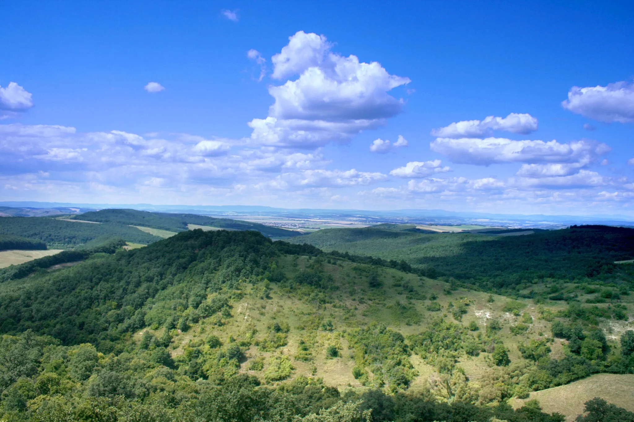 Photo showing: Cserhát Mountains, north of Hollókő, Hungary