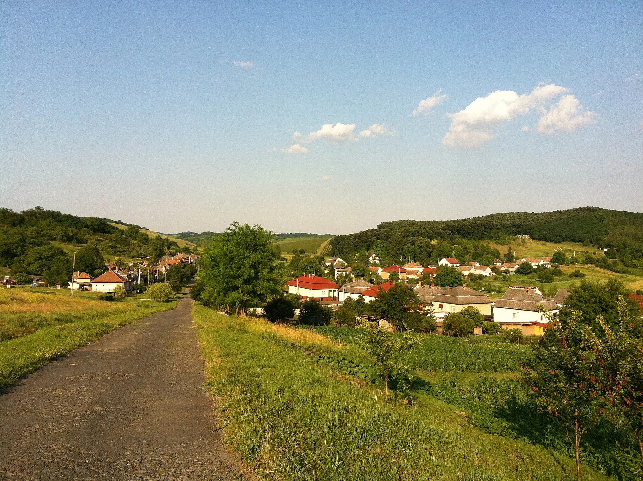 Photo showing: Nagykeresztúr, Hungary. View from Kiskeresztúr.