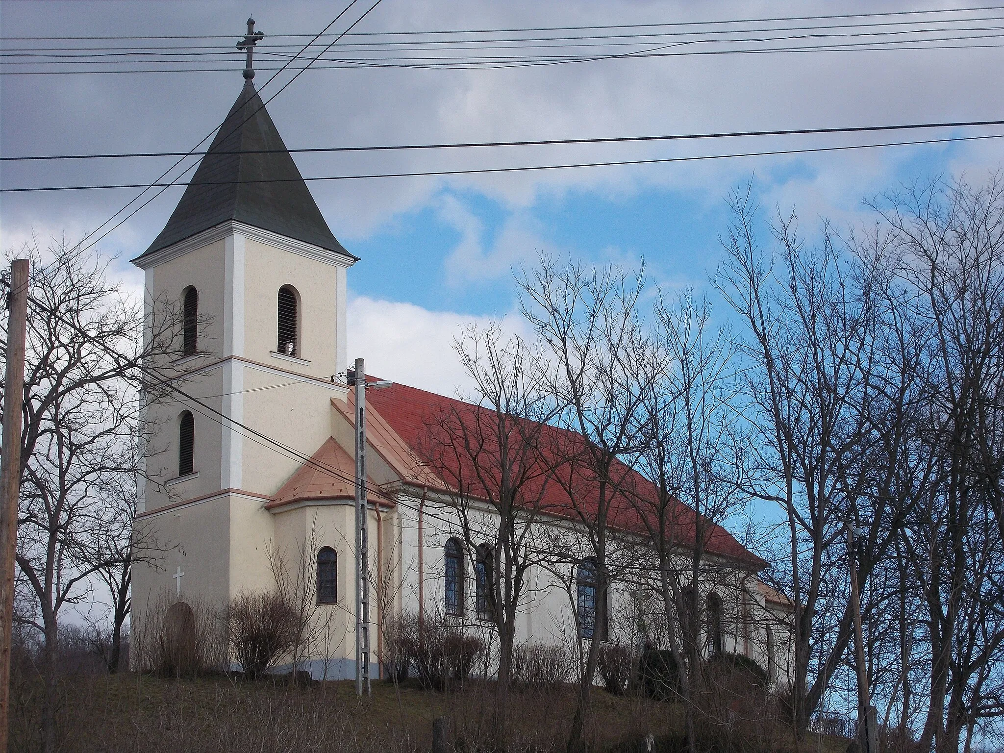 Photo showing: Nemti katolikus templom