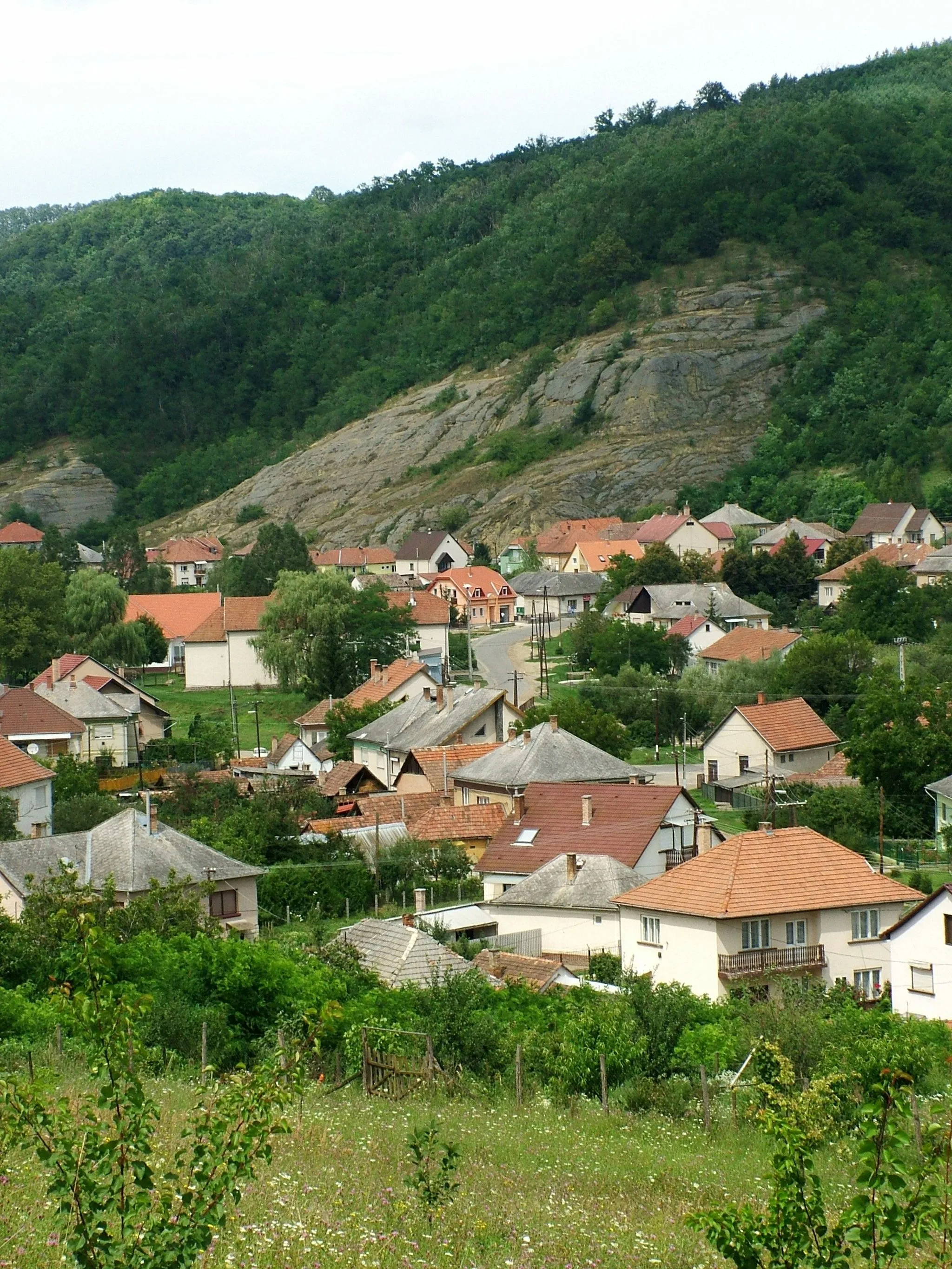 Photo showing: A hungarian village, Istenmezeje