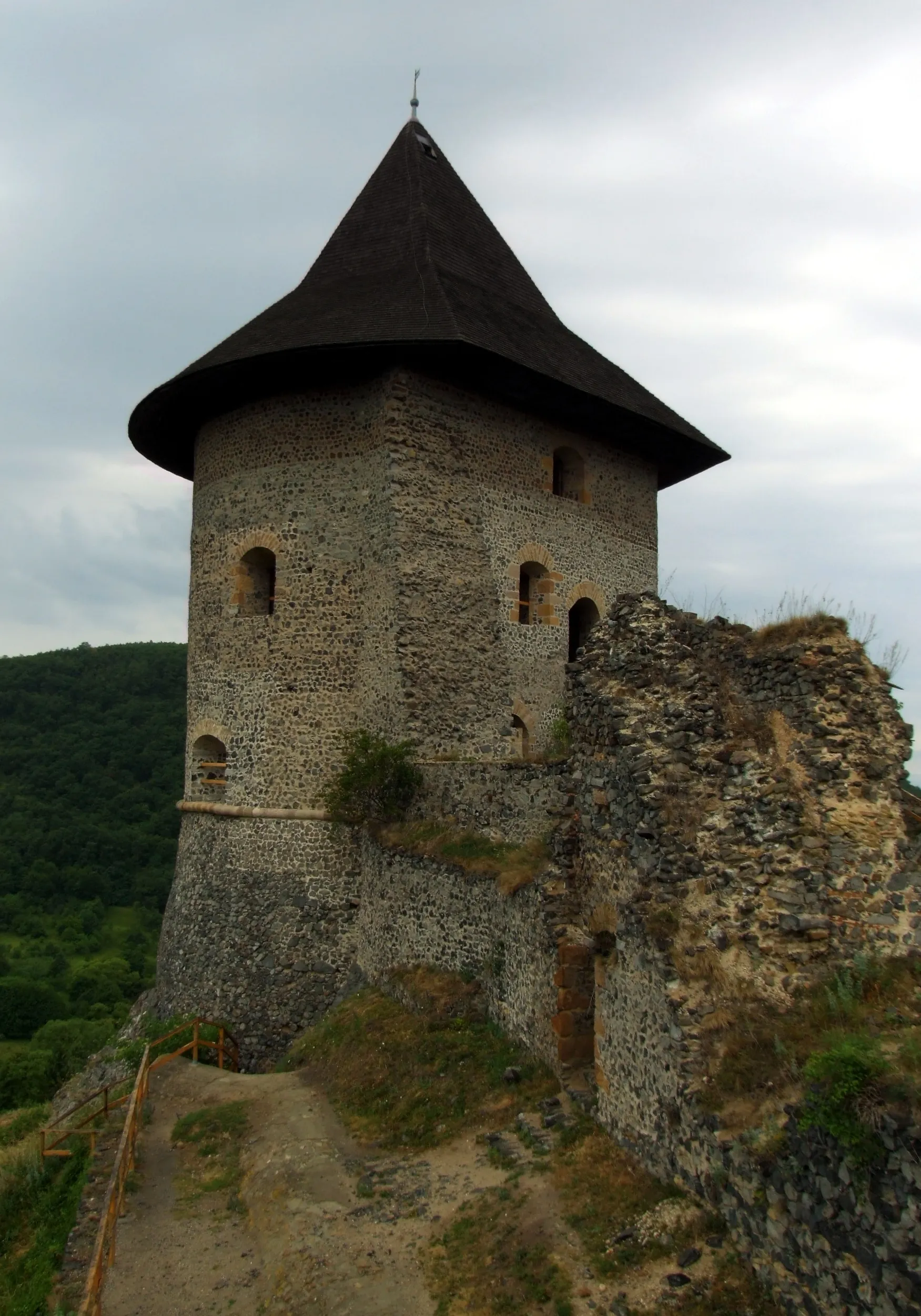 Photo showing: Ruins of castle Somoskő/Šomoška