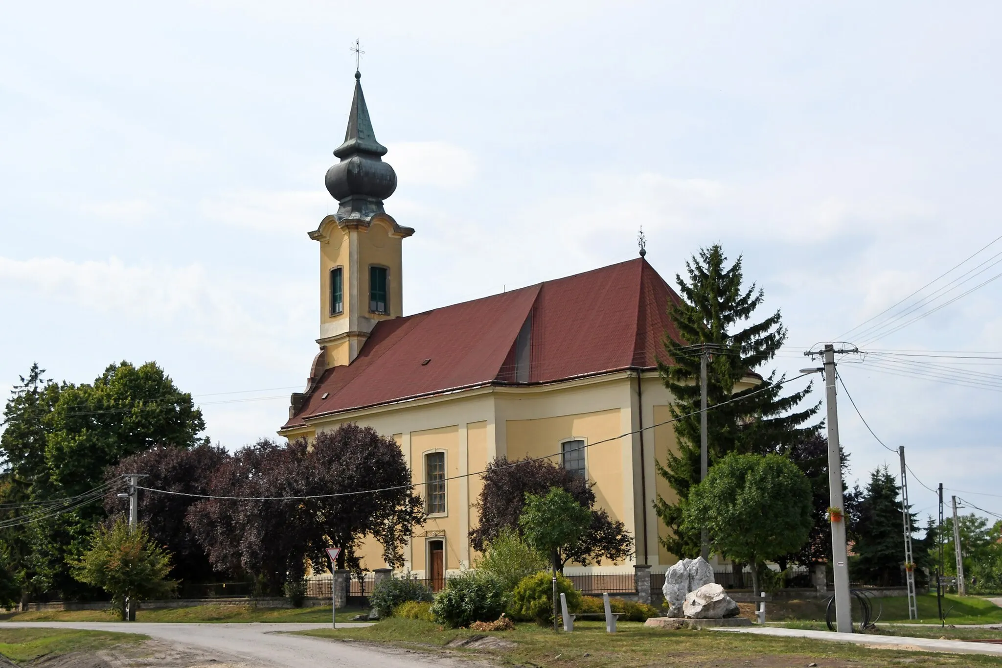 Photo showing: Roman Catholic church in Mezőtárkány, Hungary