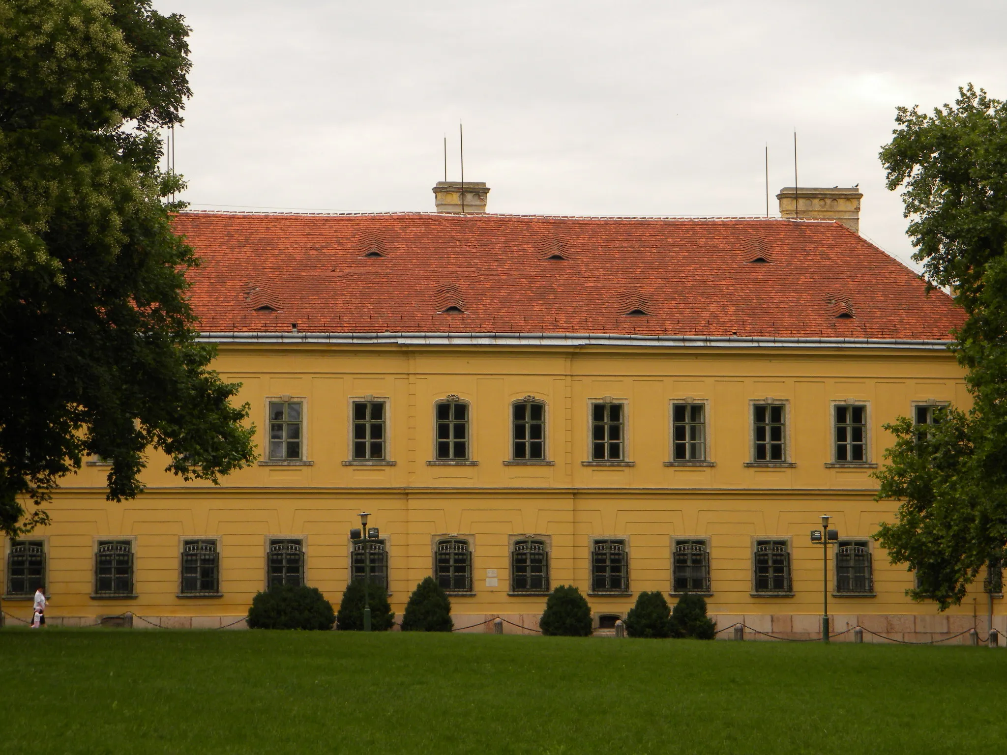 Photo showing: A Fellner Jakab tervei alapján épült Esterházy-kastély.  - Tata, Komárom m.